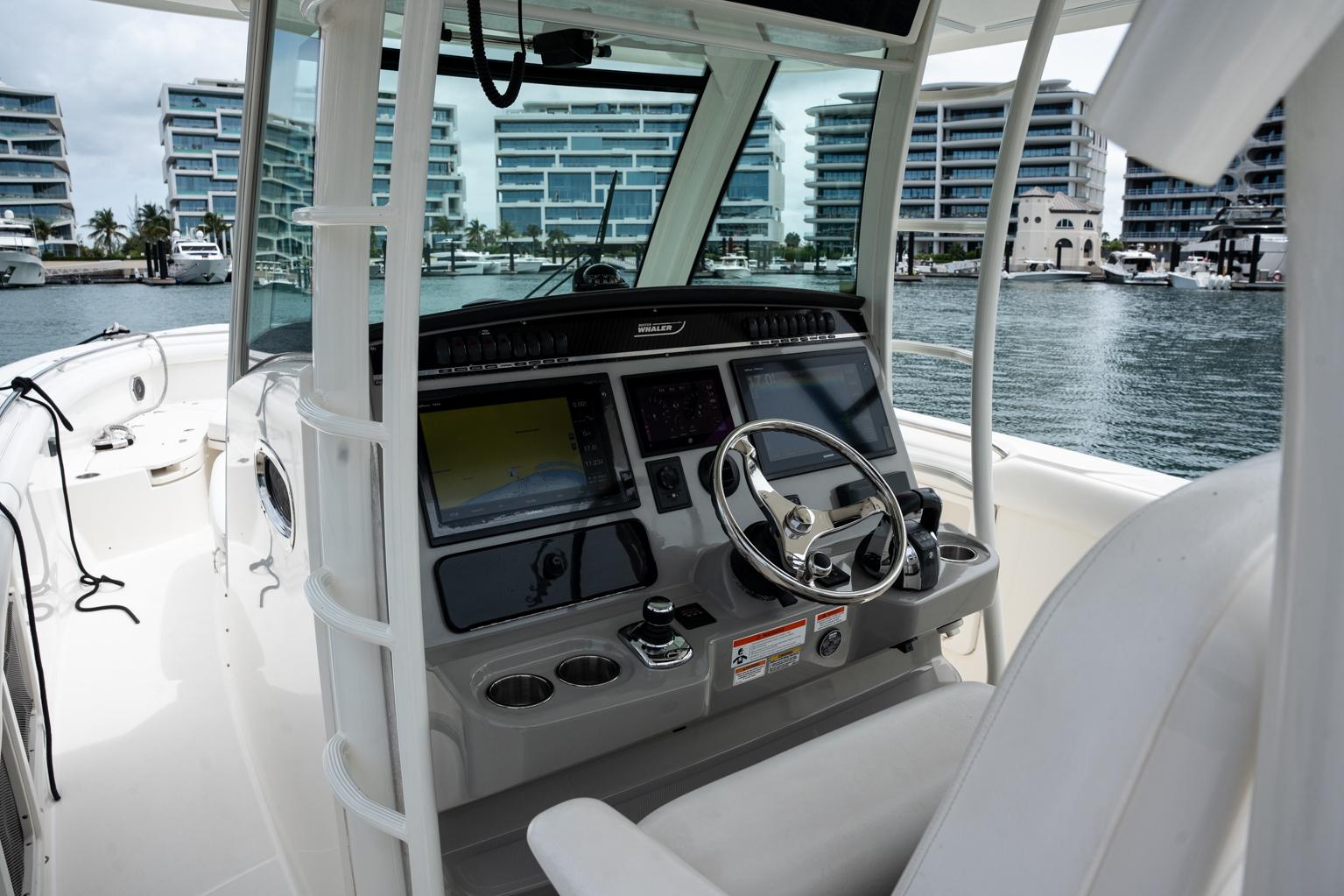 2014-boston-whaler-350-outrage-power-9871694-20250714114216358-1