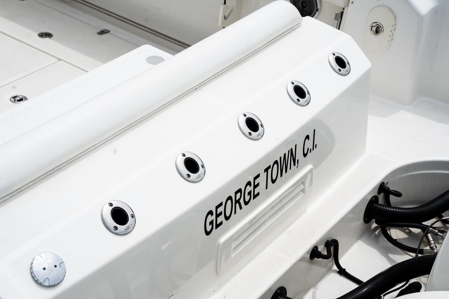 2014-boston-whaler-350-outrage-power-9871694-20250714114235360-1