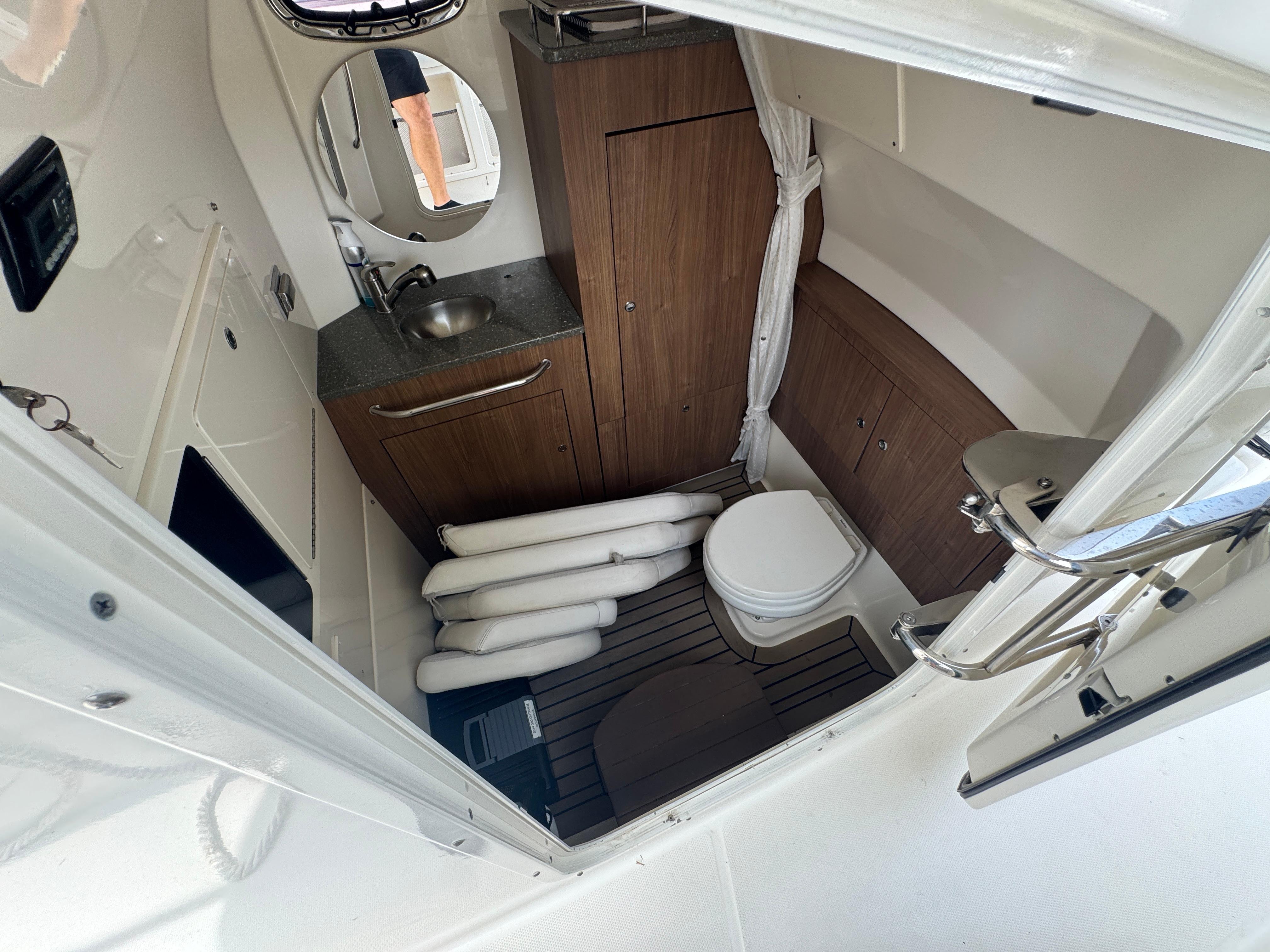 2014-boston-whaler-350-outrage-power-9871694-20250714114324853-1
