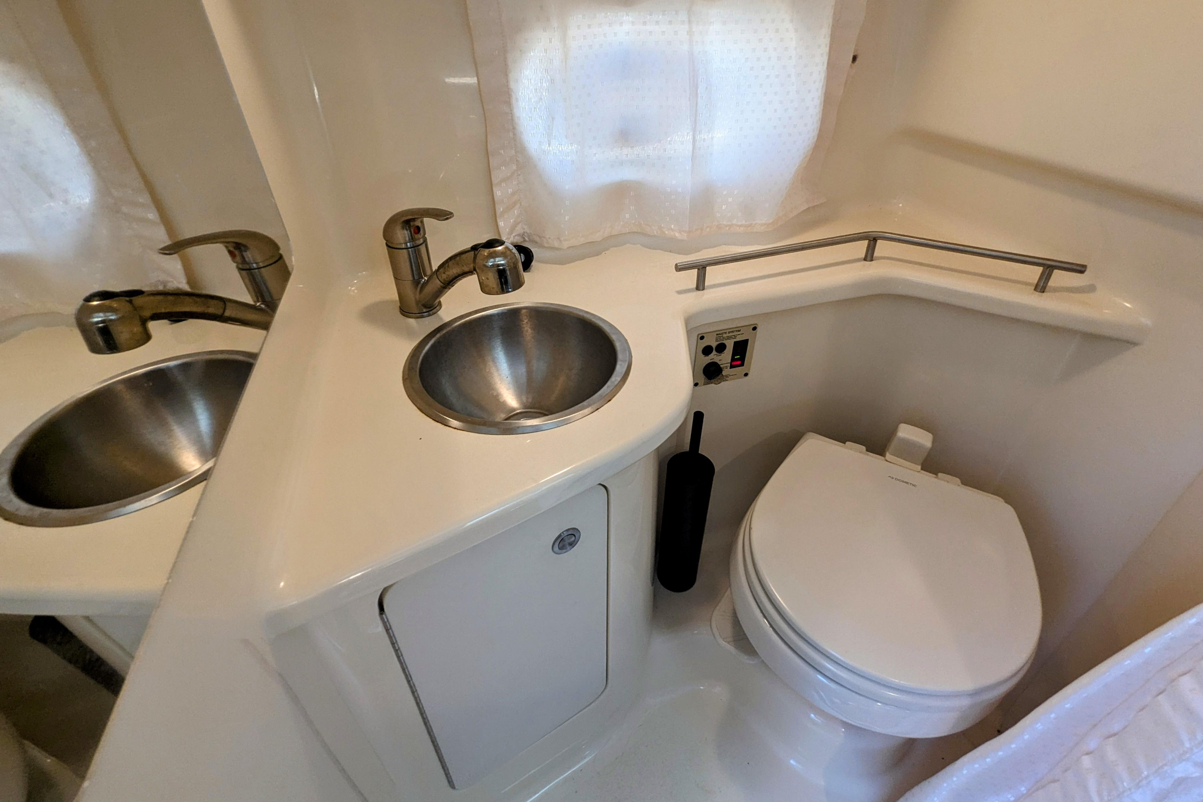 2017 Sea Ray Sundancer 280-29