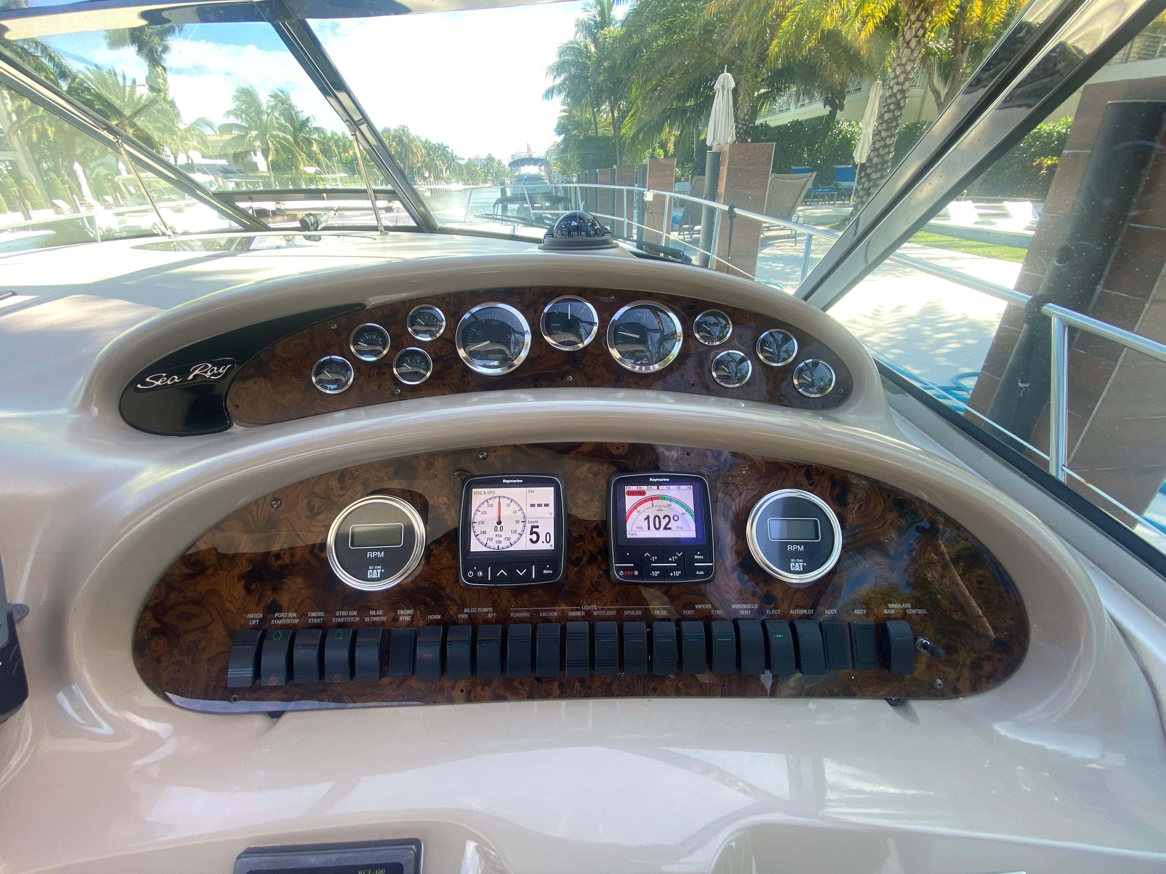 1999 Sea Ray 410 Express Cruiser