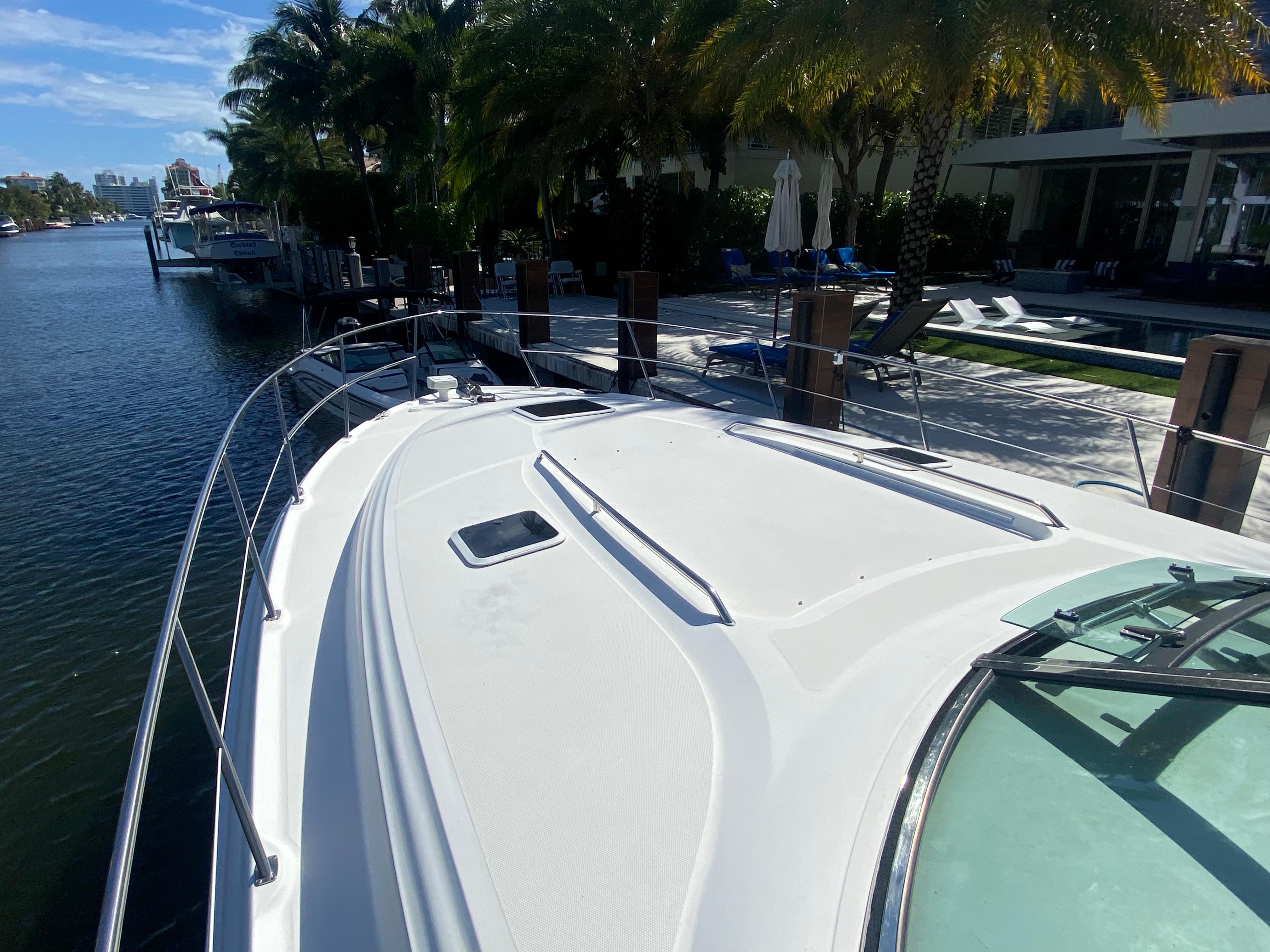 1999 Sea Ray 410 Express Cruiser