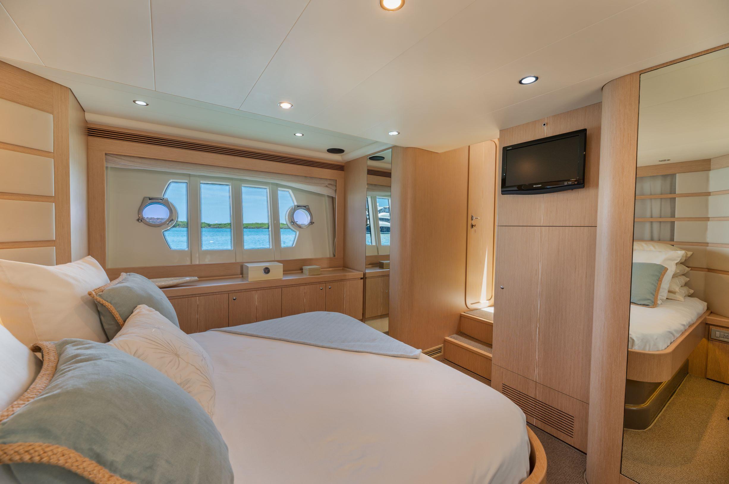 2012 Ferretti Yachts 62 FLY