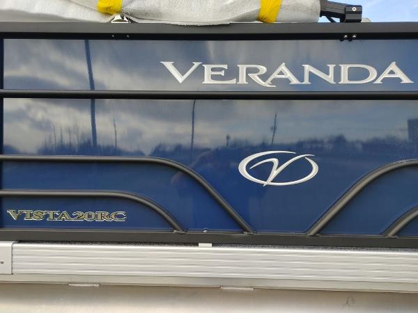 2021 Veranda boat for sale, model of the boat is VISTA22RC Bi-Toon & Image # 11 of 14