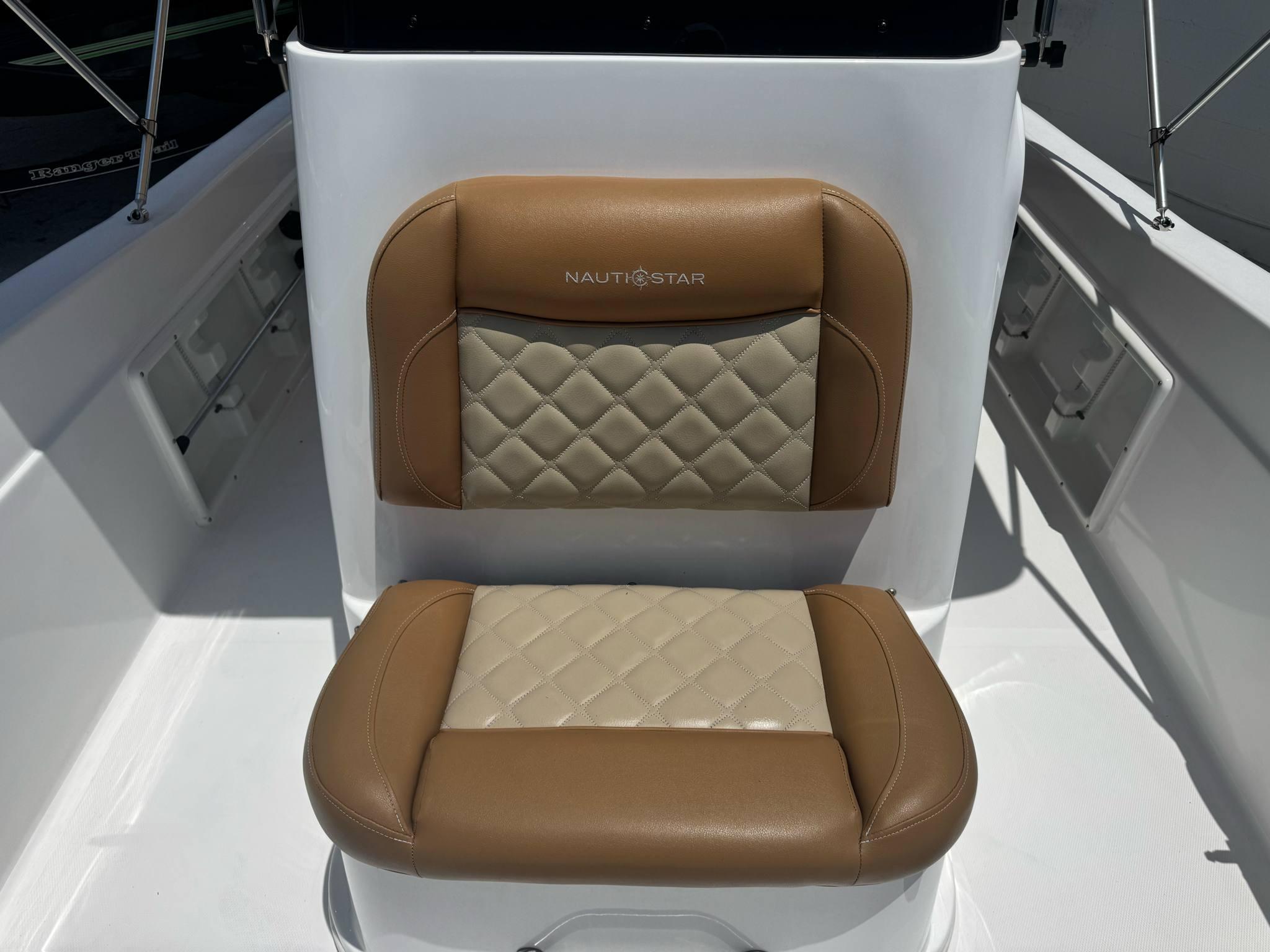 2024 Nauticstar 211 Hybrid-6