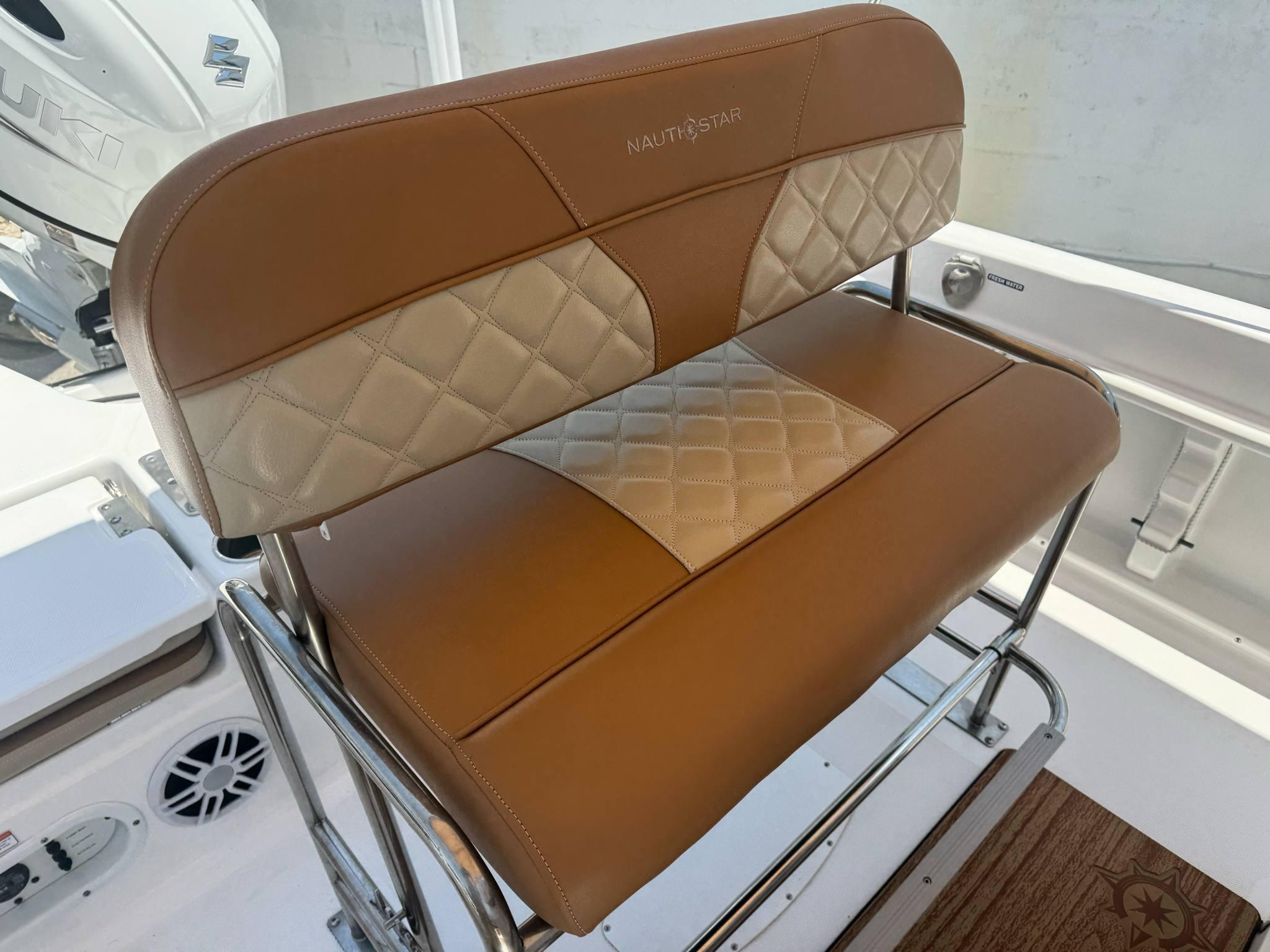 2024 Nauticstar 211 Hybrid-9