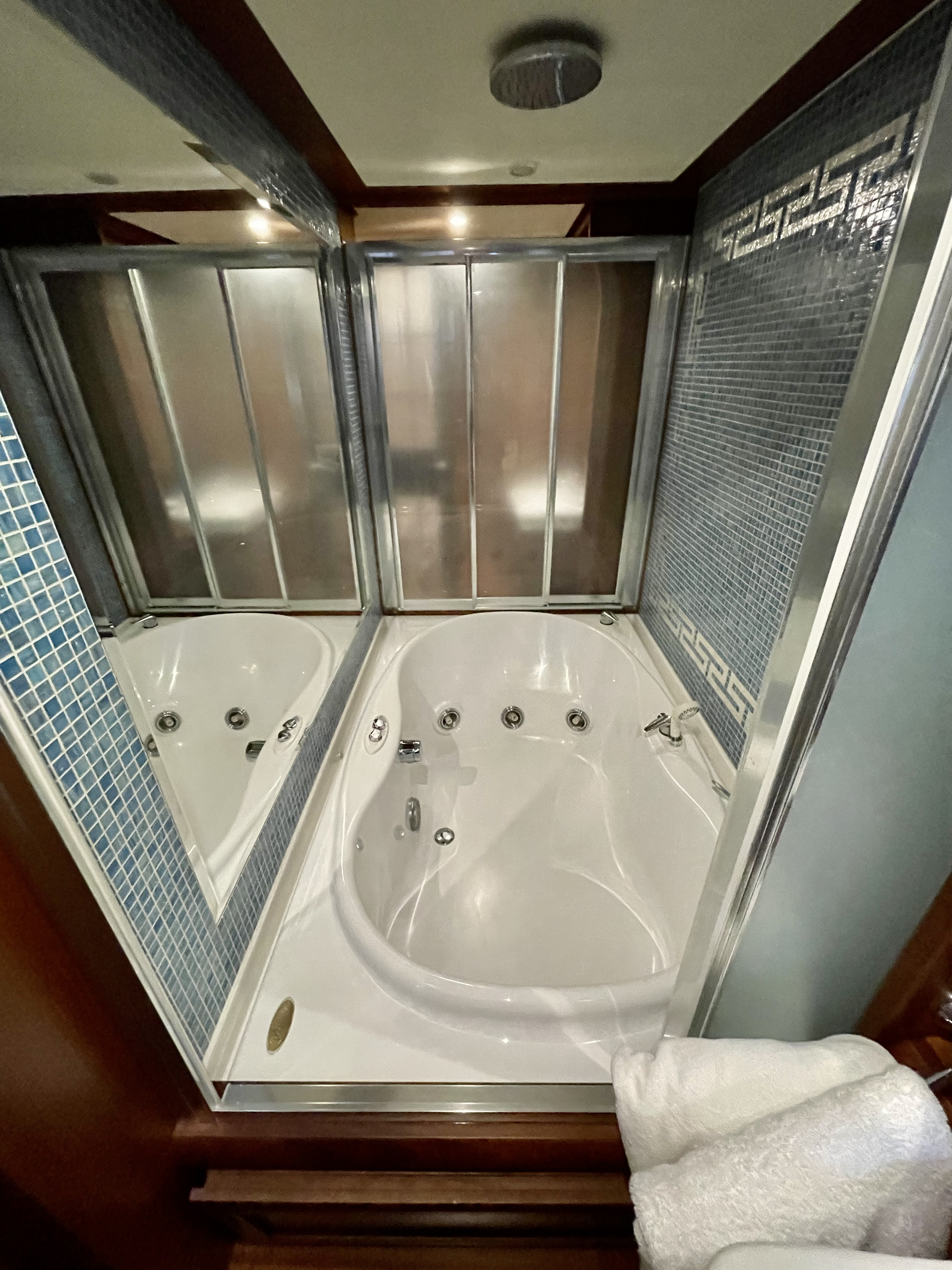 Ce Lu Yacht Photos Pics Master cabin shower and tub