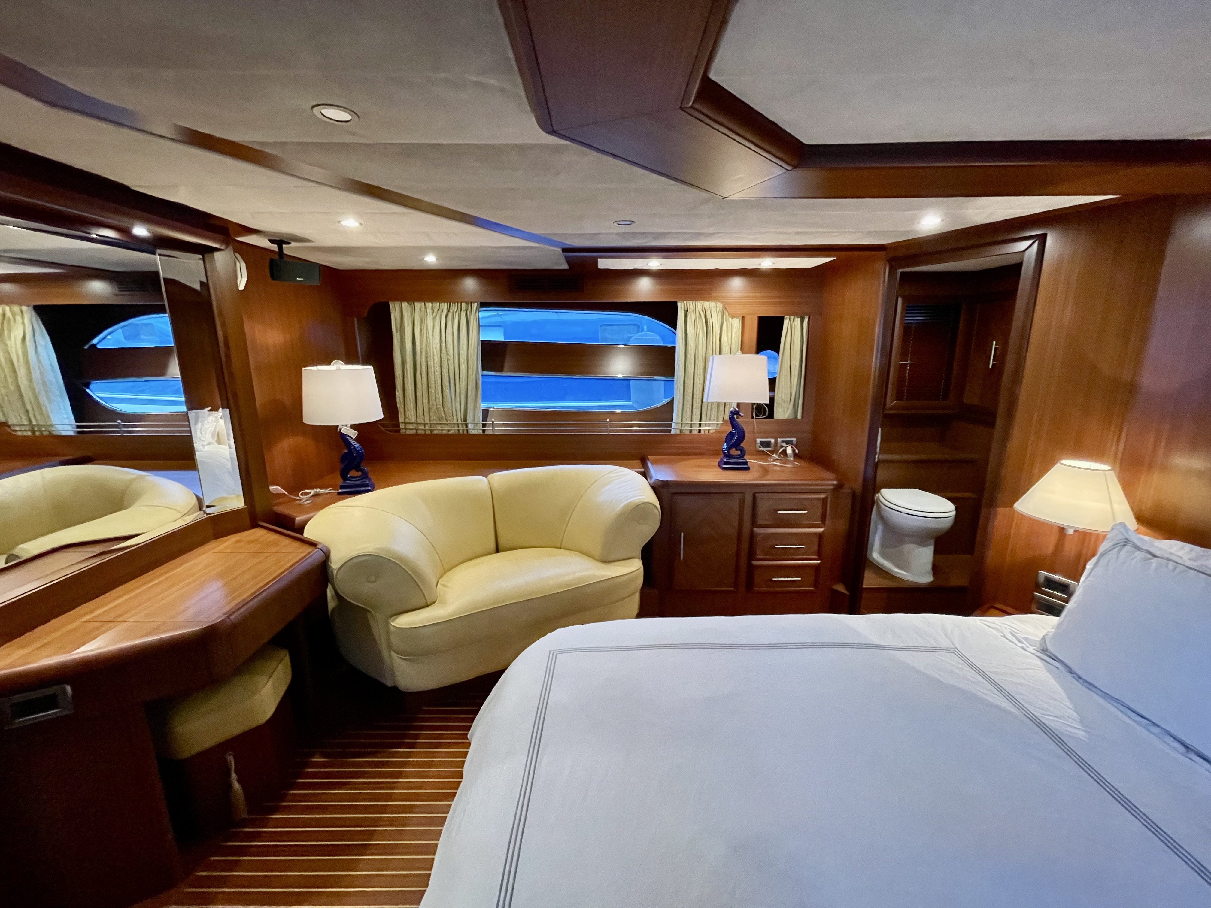 Ce Lu Yacht Photos Pics stbd side master cabin