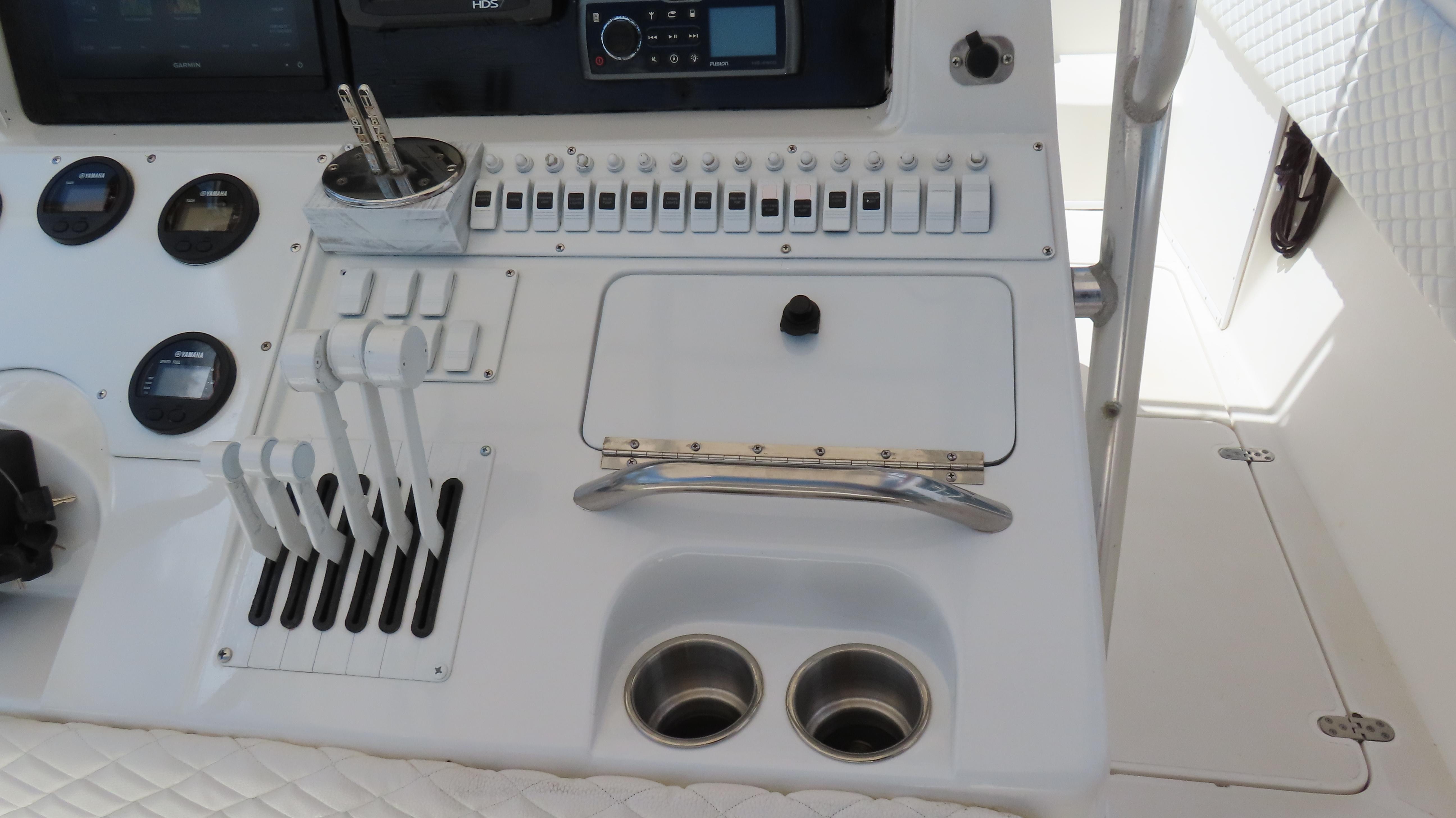 2002-fountain-38-te-power-9801723-20250520135120900-1_XLARGE