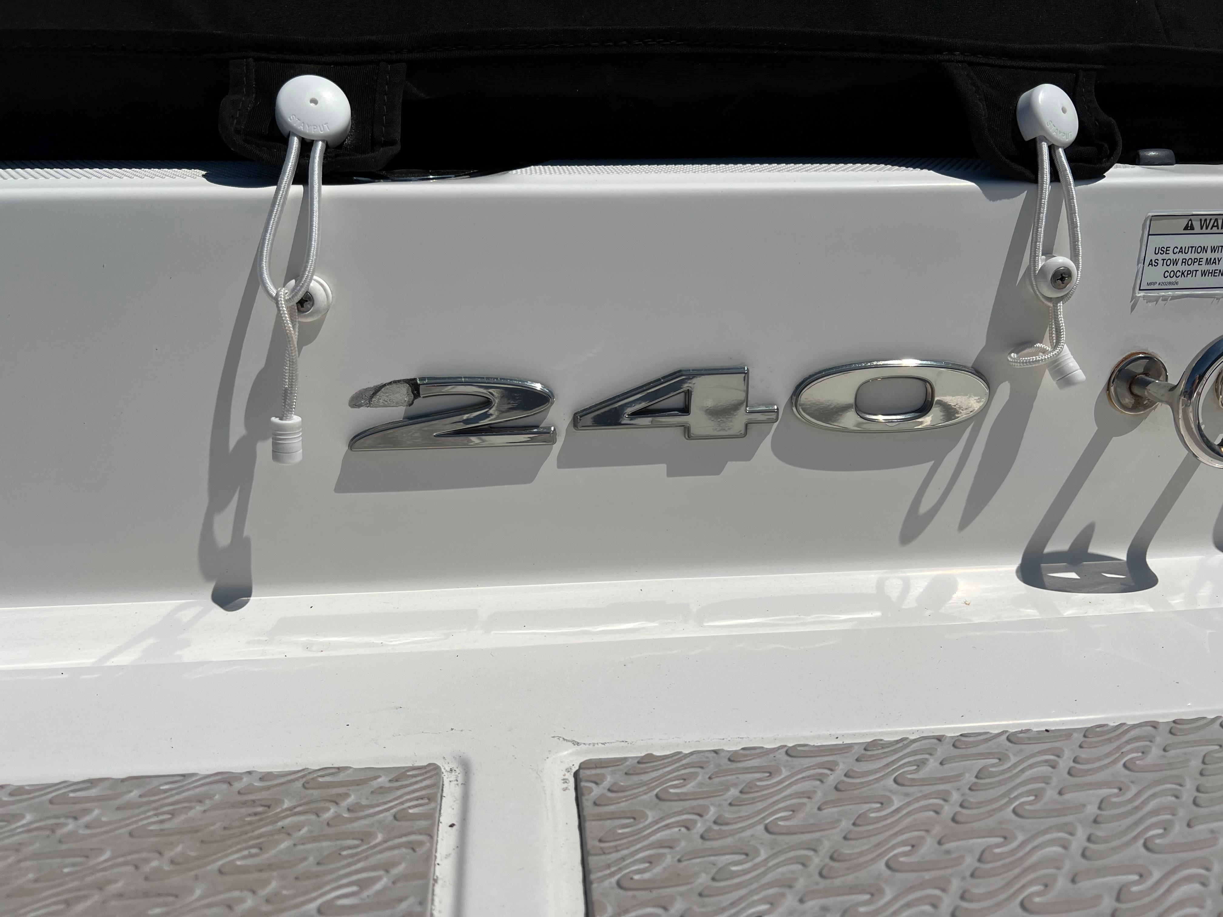 2012 Sea Ray 240 Sundeck For Sale | YaZu Yachting | Deltaville