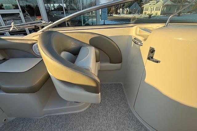 2005-sea-ray-220-sundeck-power-10041725-20251218112630059-3