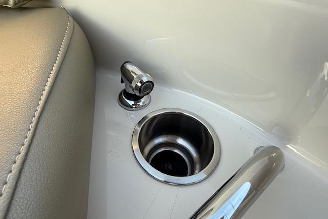 2005-sea-ray-220-sundeck-power-10041725-20251218112632514-4