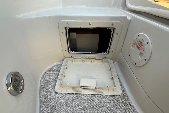 2005-sea-ray-220-sundeck-power-10041725-20251218112634466-1