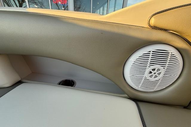 2005-sea-ray-220-sundeck-power-10041725-20251218112635759-2