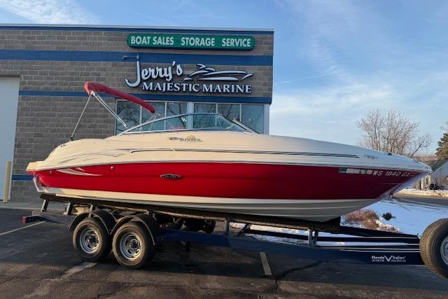 2005 Sea Ray 220 Sundeck
