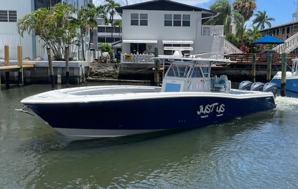 42' Invincible, Listing Number 100917447, Image No. 1