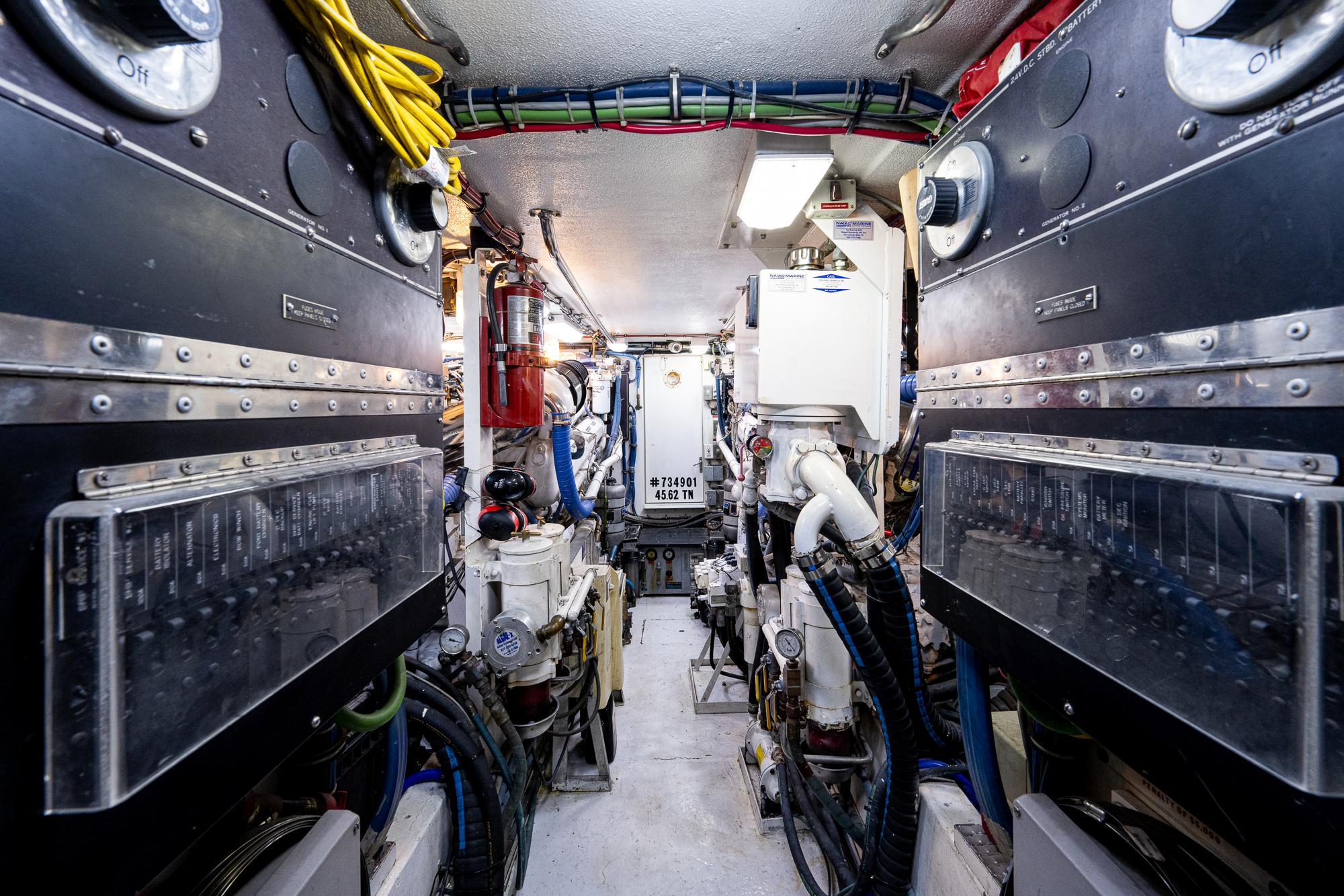 Hatteras 65 Enchantress - Engine Room