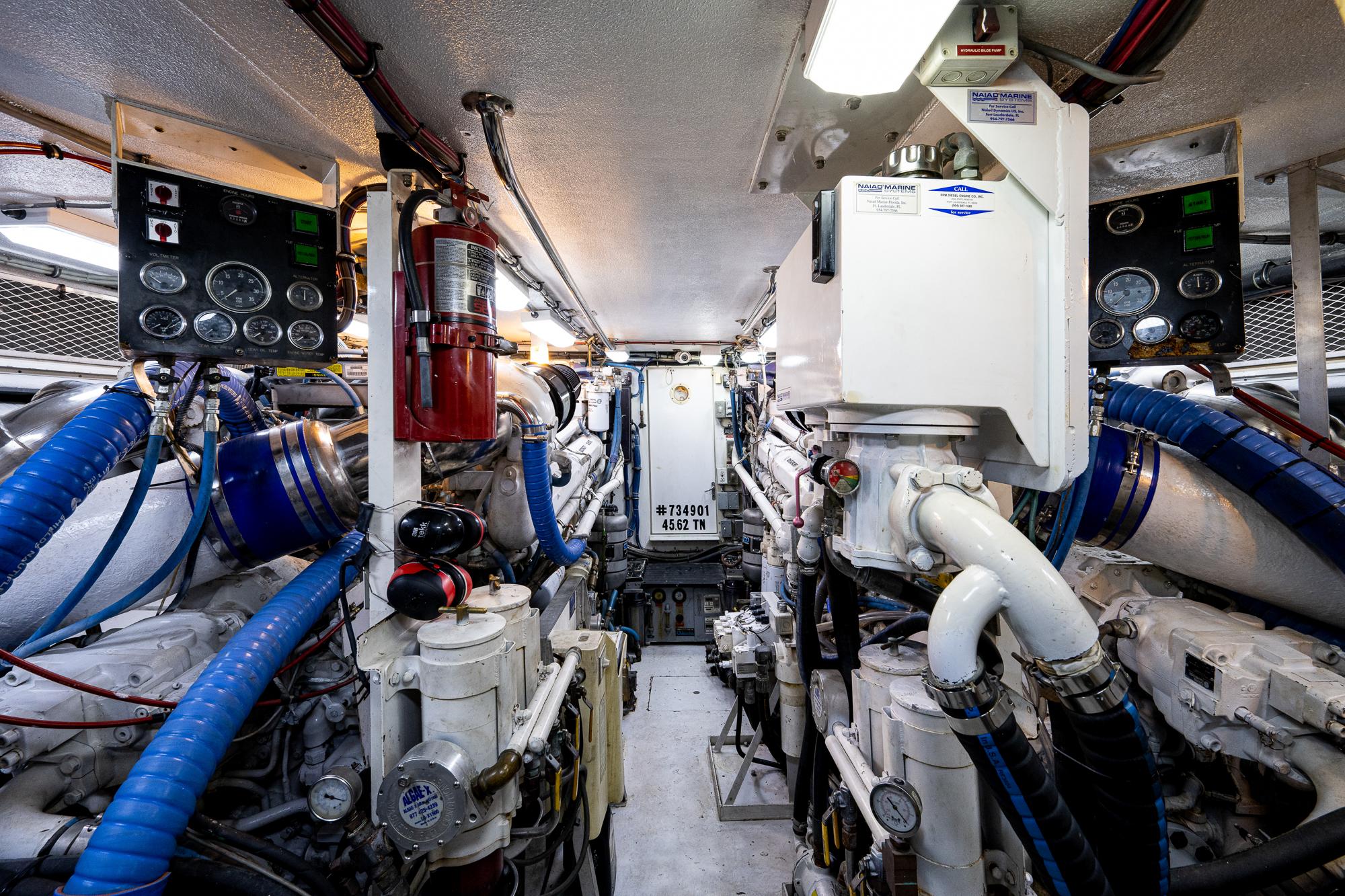 Hatteras 65 Enchantress - Engine Room