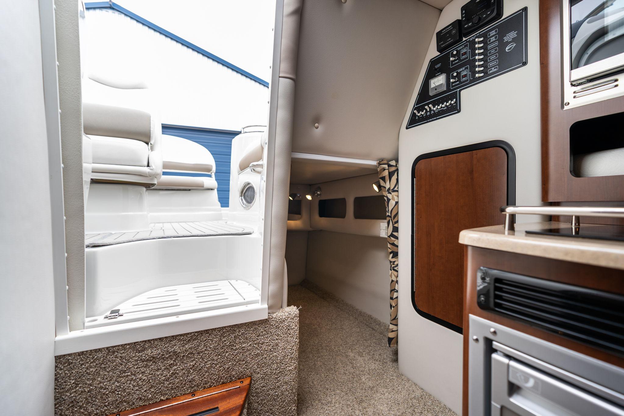 2022-crownline-264-cr-power-9821729-20250530163051532-1_XLARGE