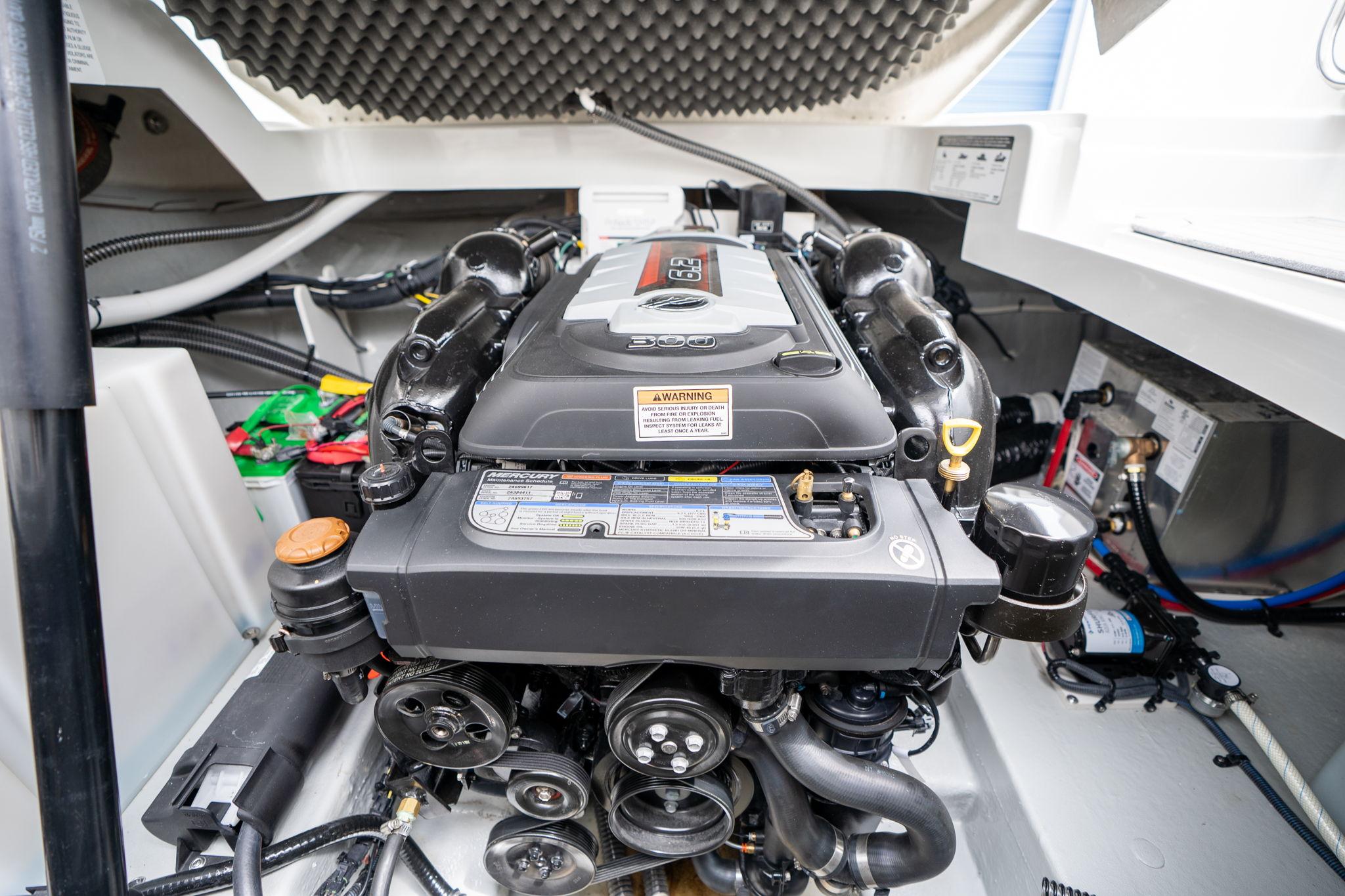 2022-crownline-264-cr-power-9821729-20250530163246991-1_XLARGE