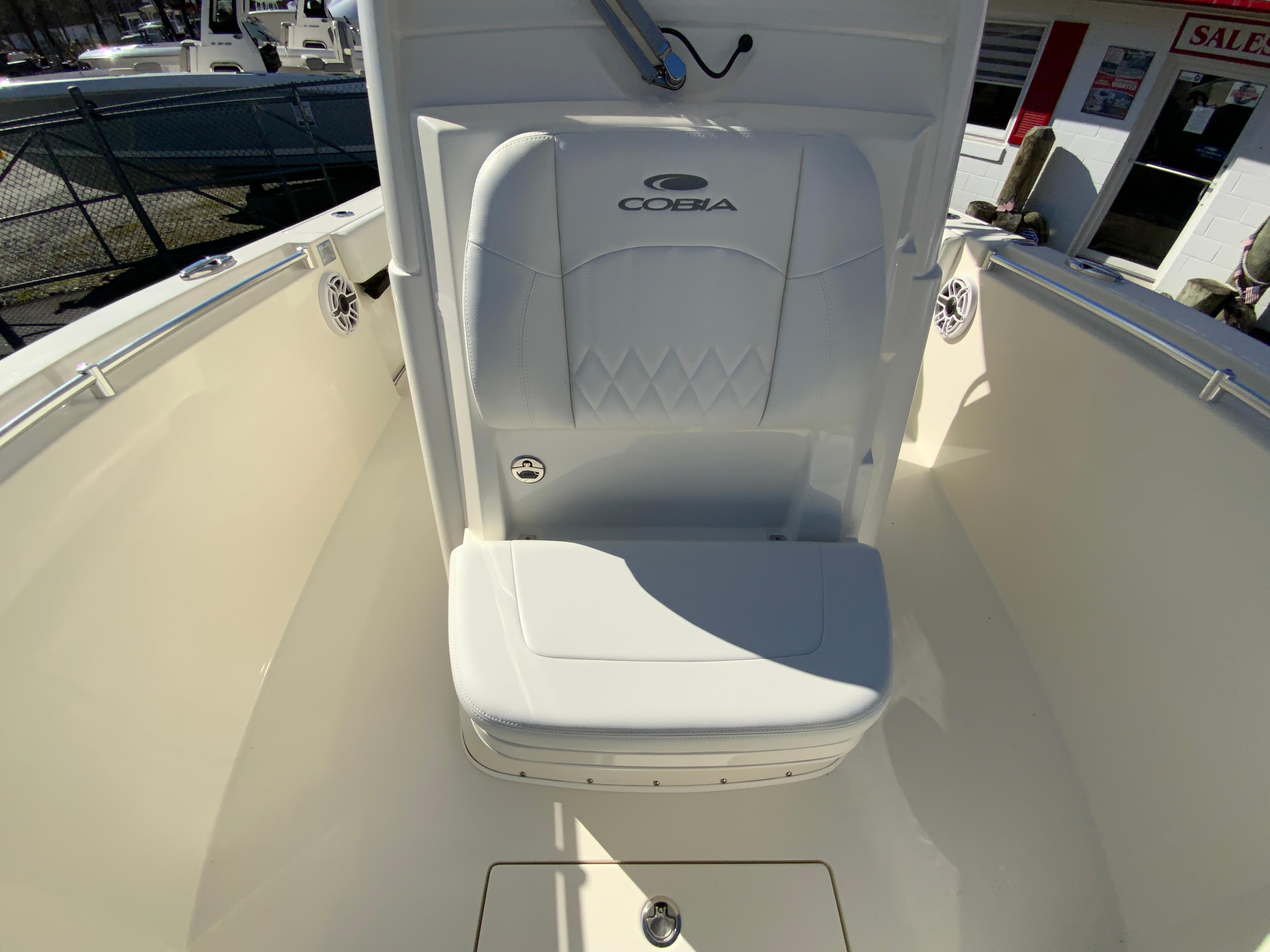 2024 Cobia 262 Center Console-33