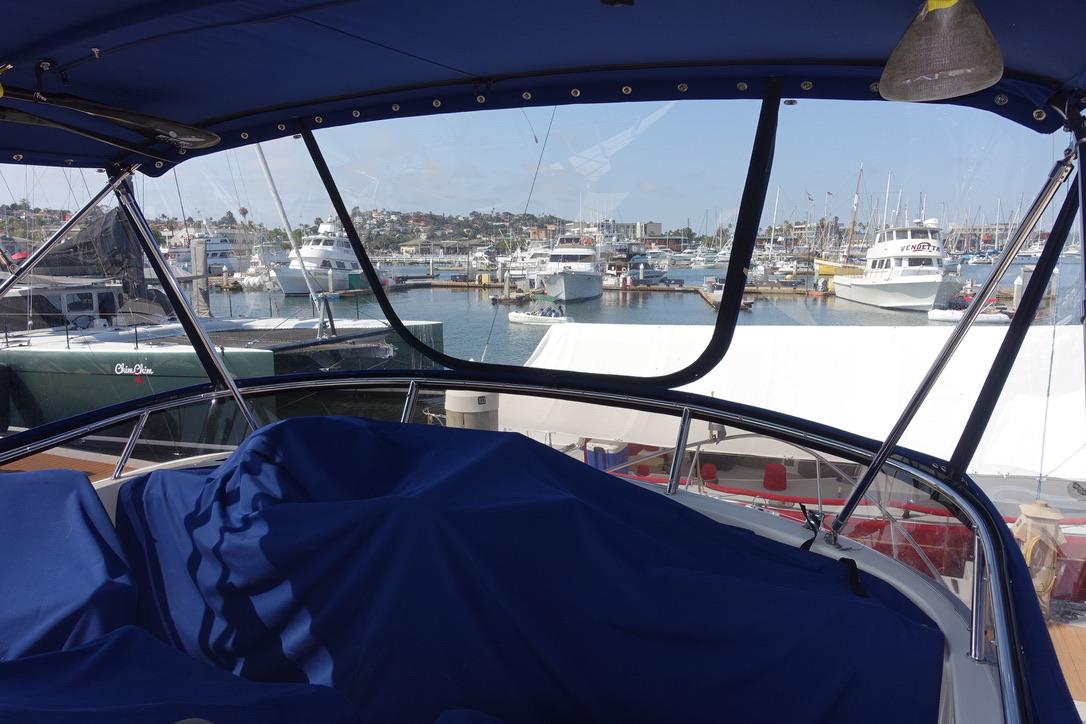 FLYBRIDGE ENCLOSURE