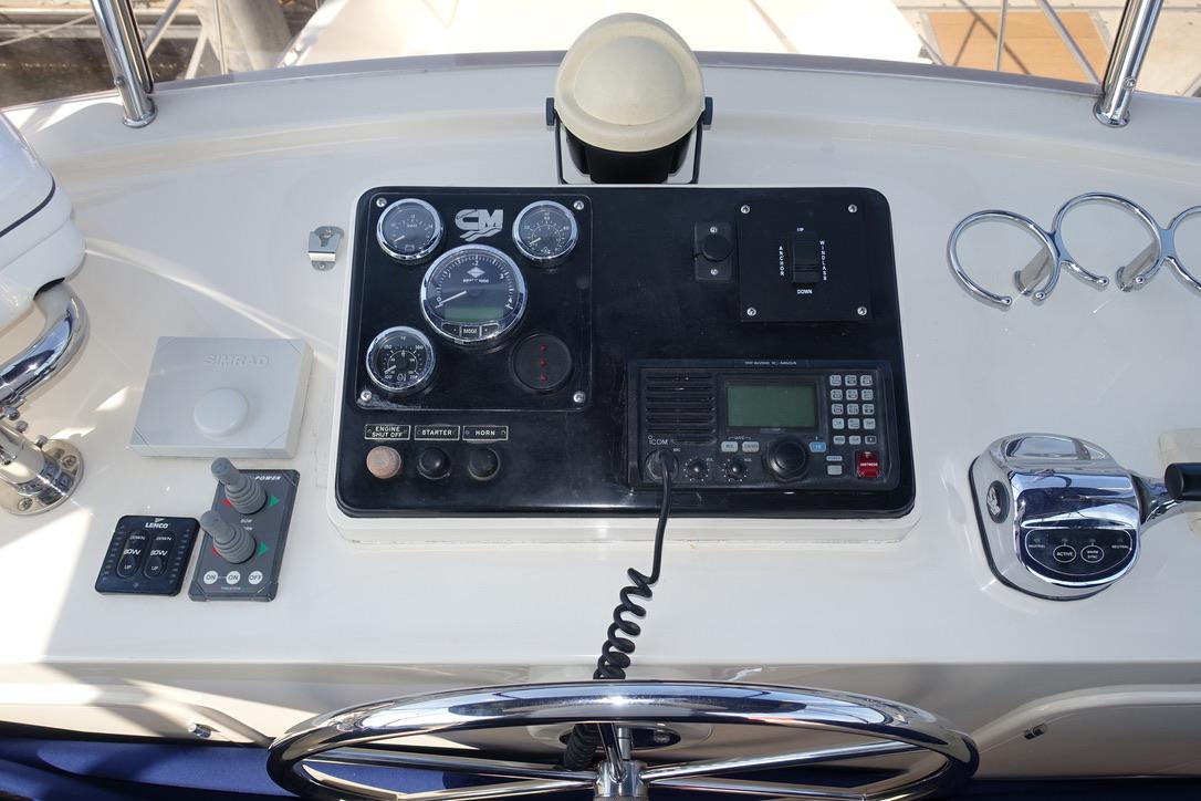 FLYBRIDGE HELM