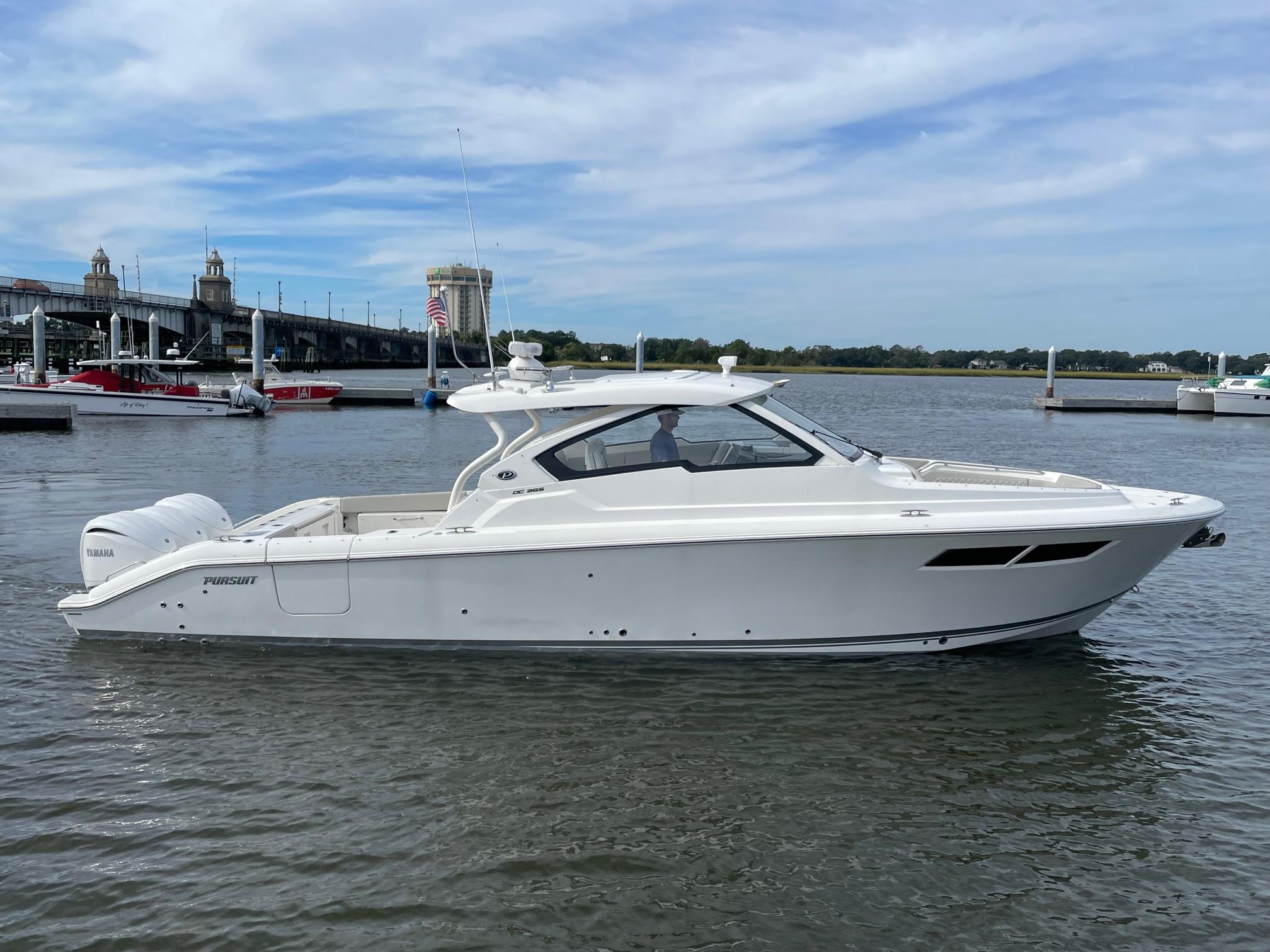 2022 PURSUIT DC 365 DUAL CONSOLE