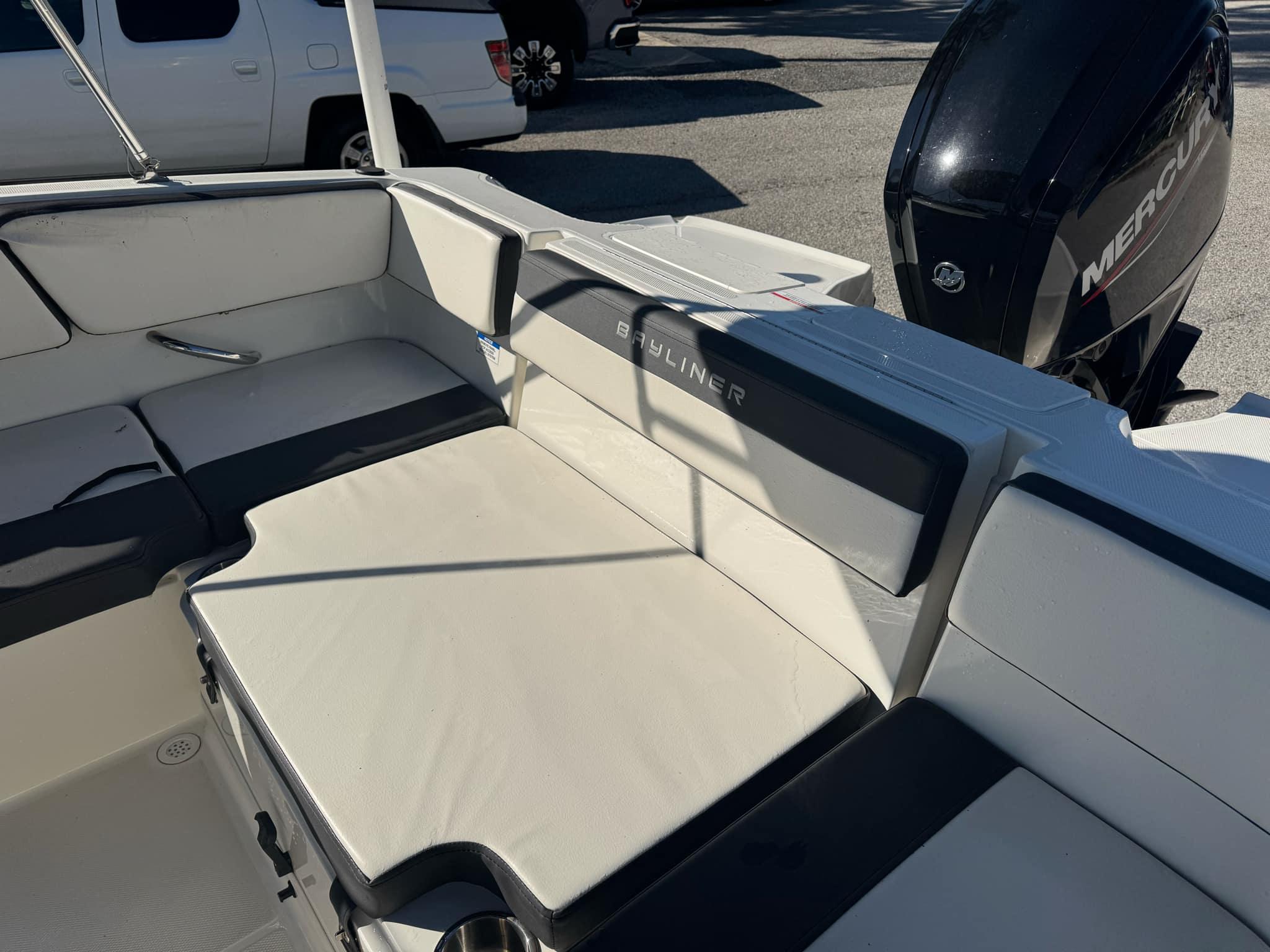 2021 Bayliner VR4 Bowrider OB-7