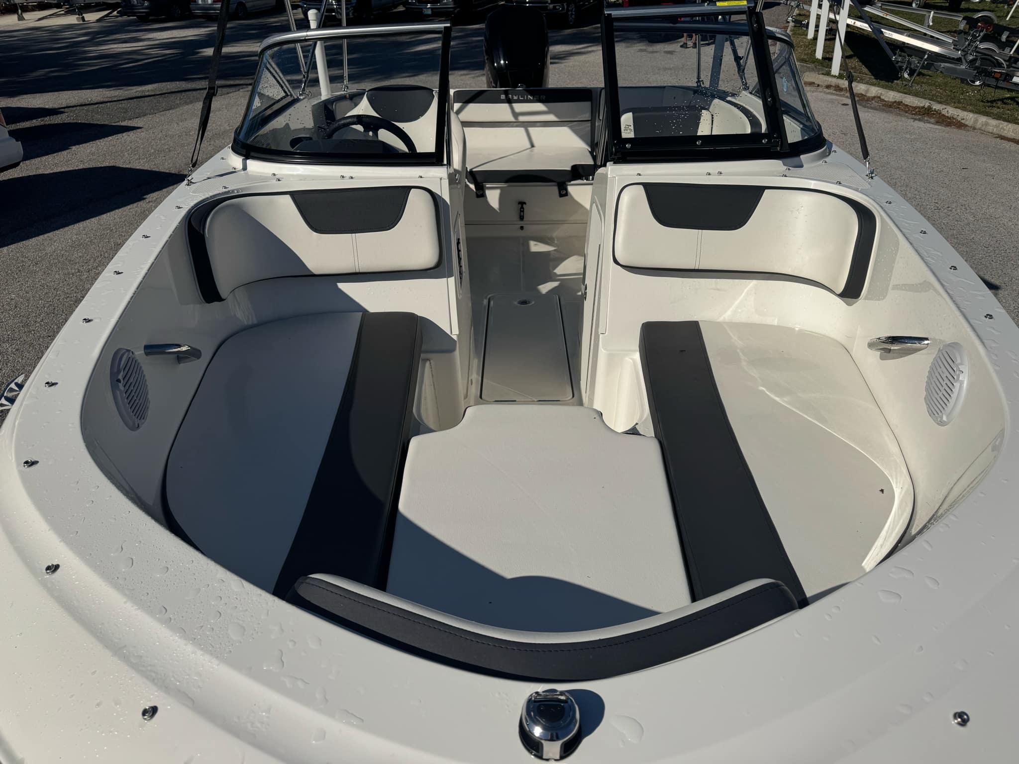 2021 Bayliner VR4 Bowrider OB-8