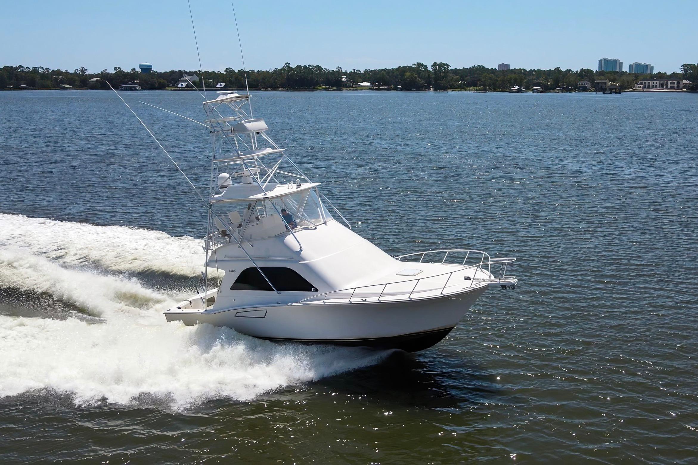 2005 Cabo 40 Flybridge