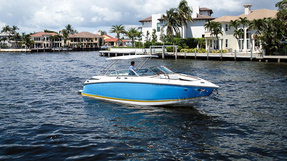 2014 Cobalt - Exterior profile on the water