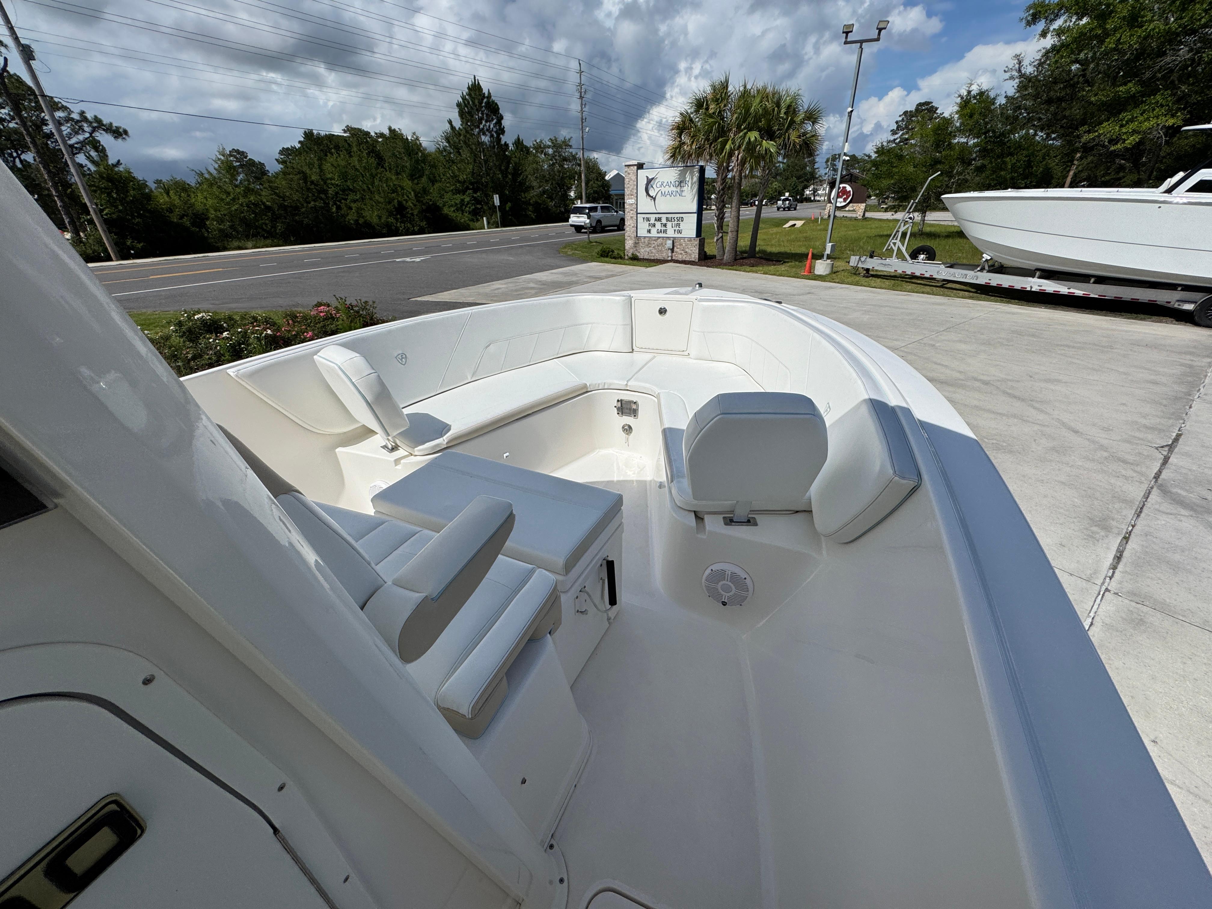 2021-century-2900-center-console-power-9841707-20250617082513609-1