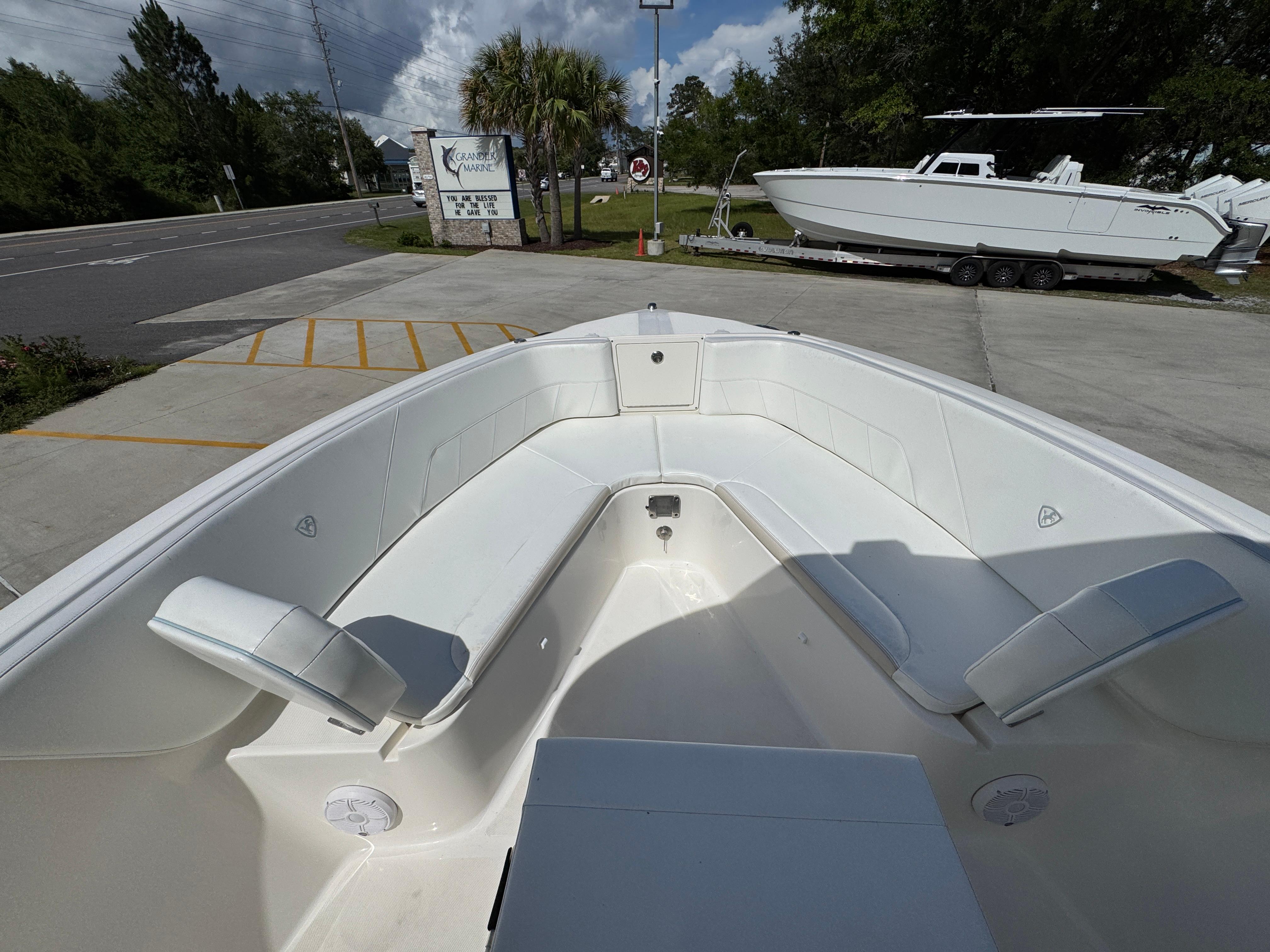 2021-century-2900-center-console-power-9841707-20250617082515652-1