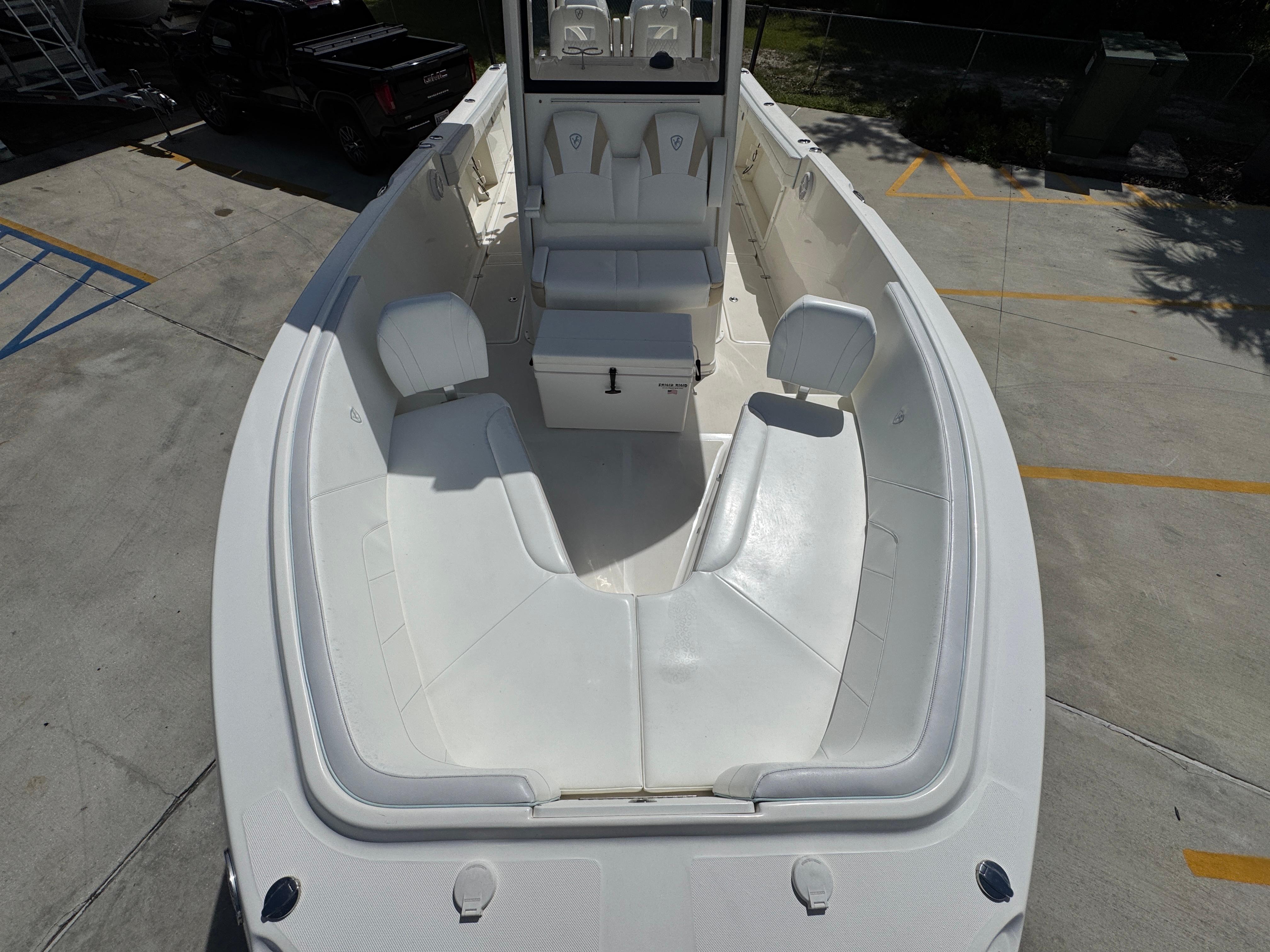 2021-century-2900-center-console-power-9841707-20250617082522593-1