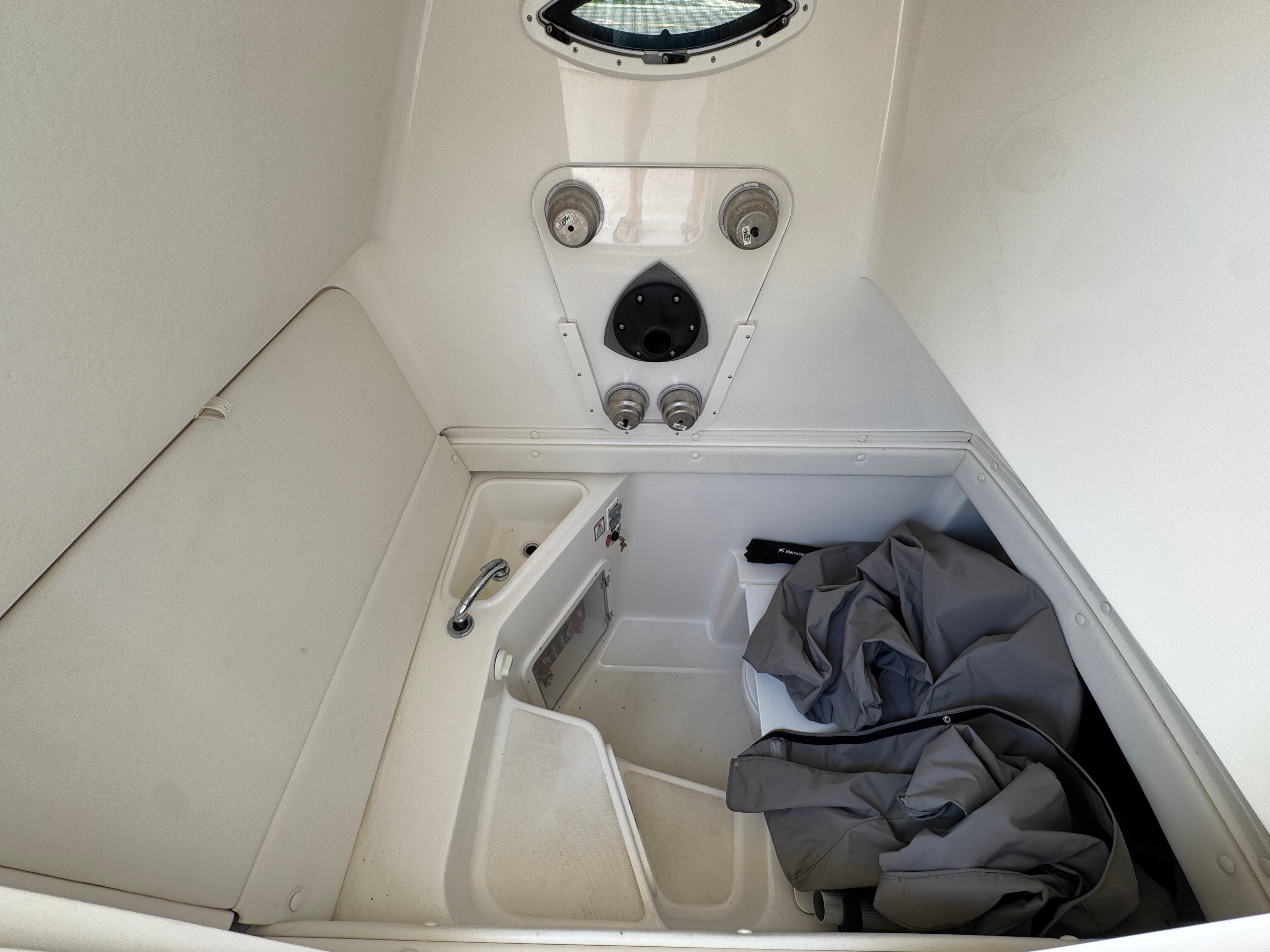 2021-century-2900-center-console-power-9841707-20250617082539684-1