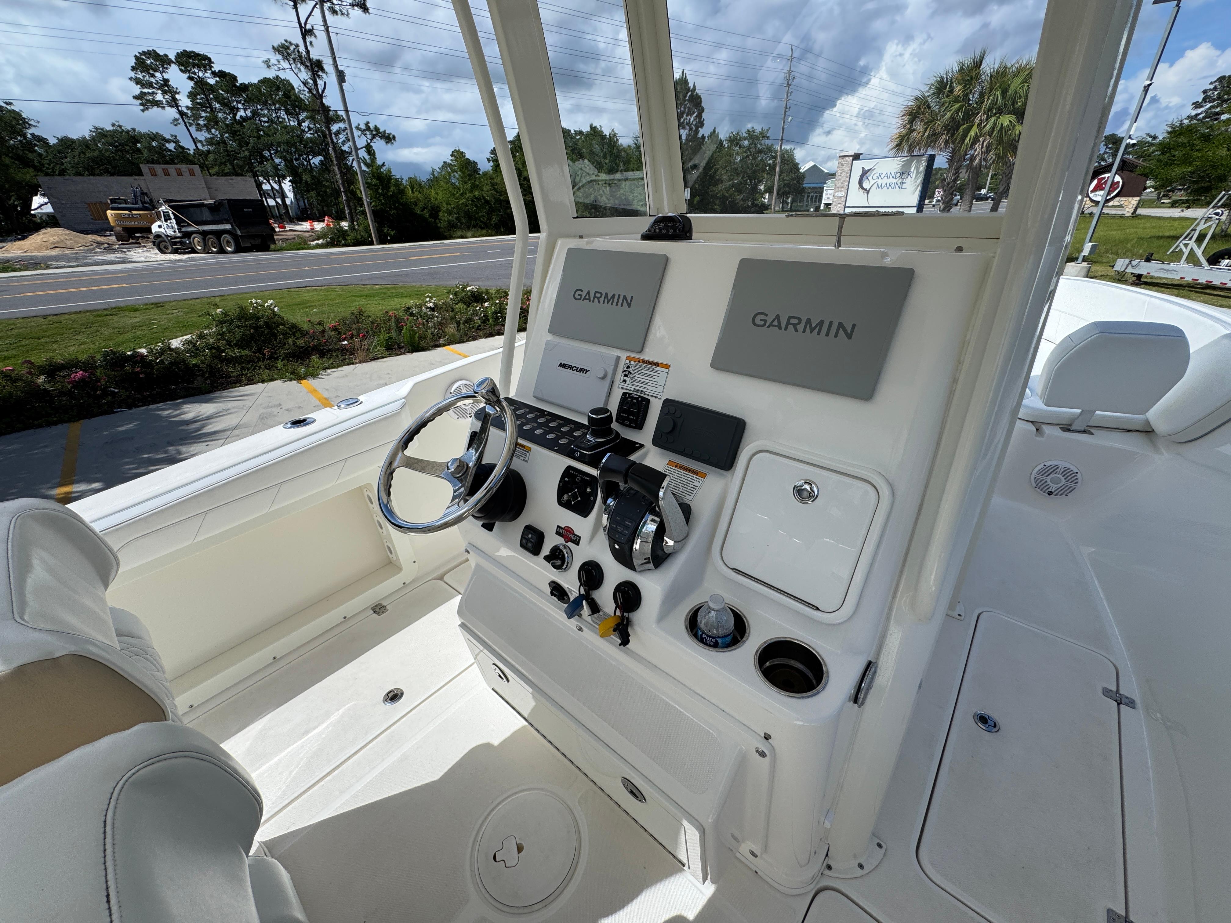 2021-century-2900-center-console-power-9841707-20250617082542536-1