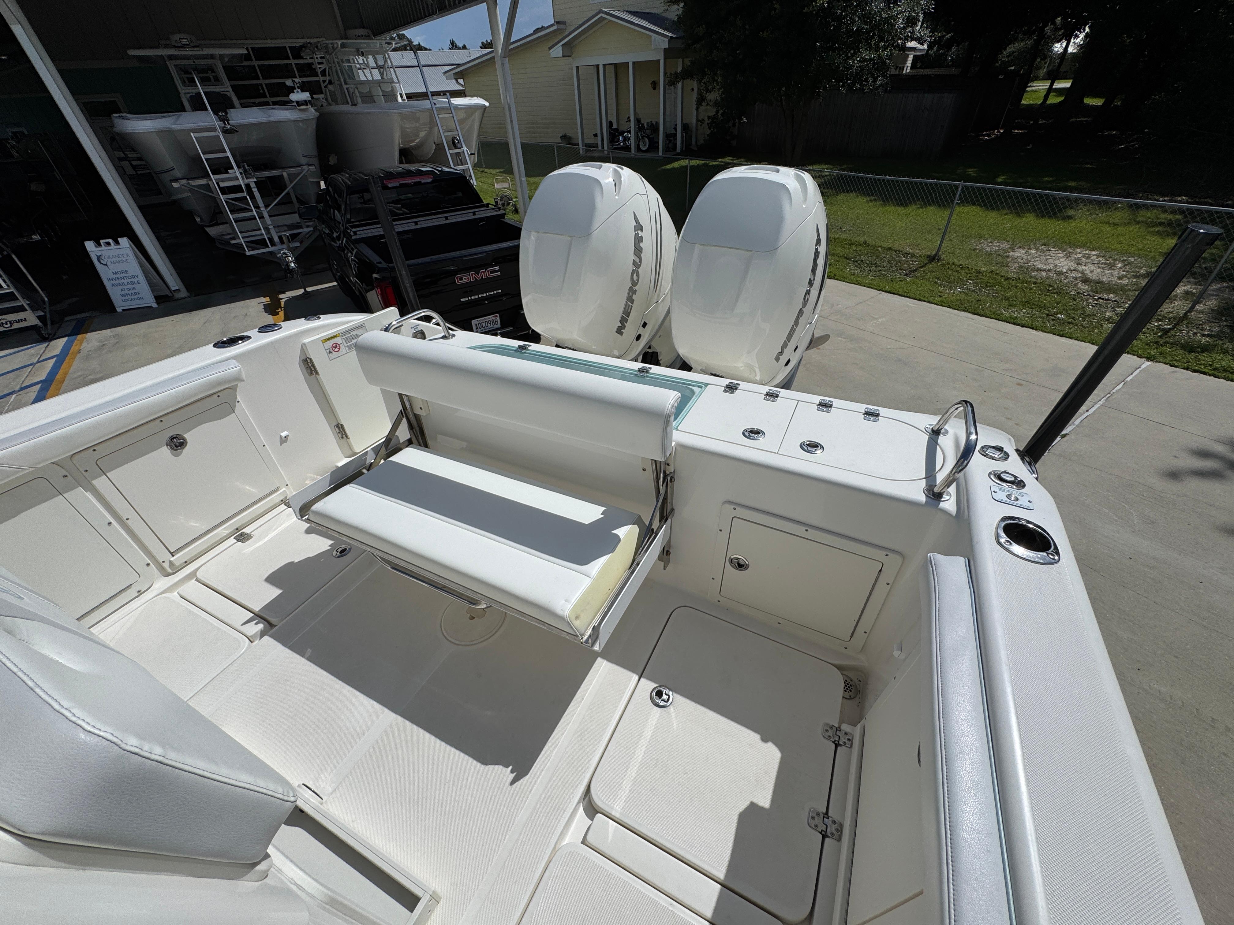 2021-century-2900-center-console-power-9841707-20250617082650313-1