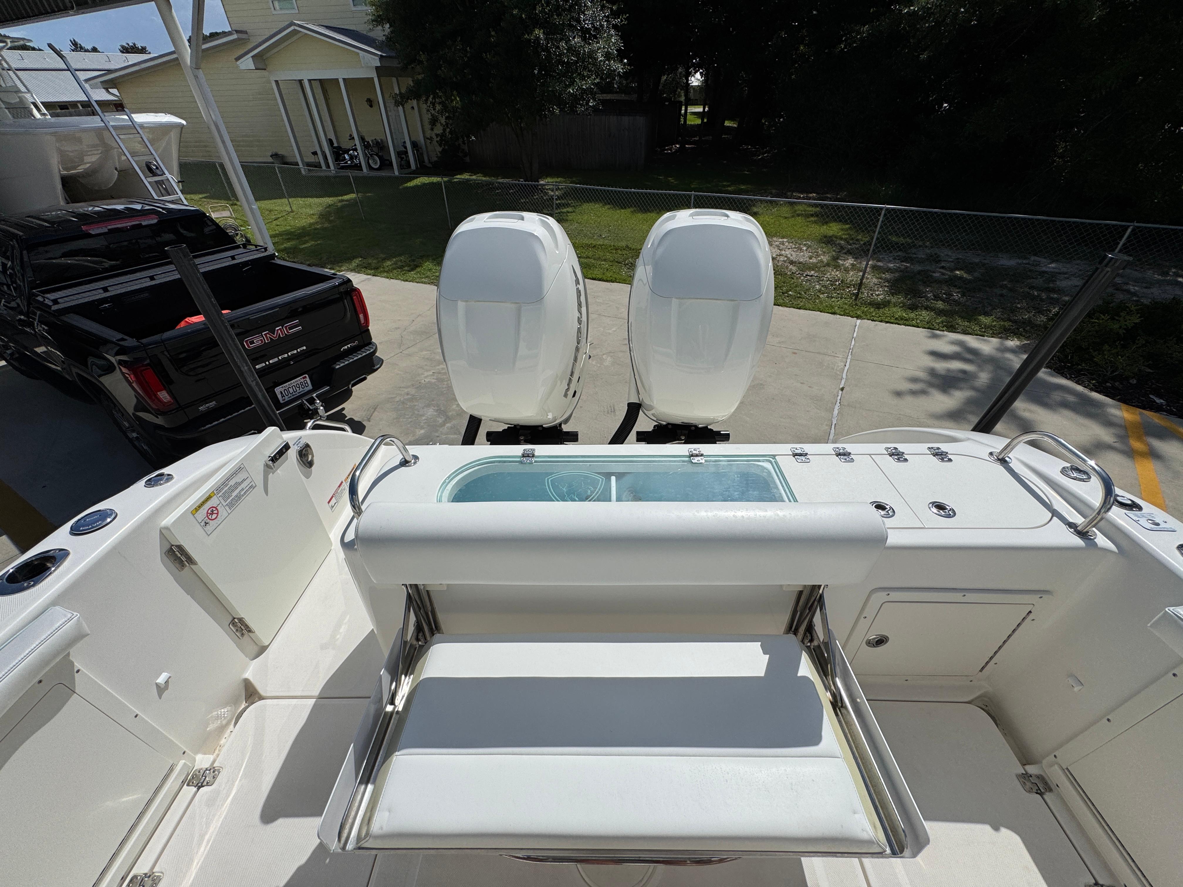 2021-century-2900-center-console-power-9841707-20250617082653434-1