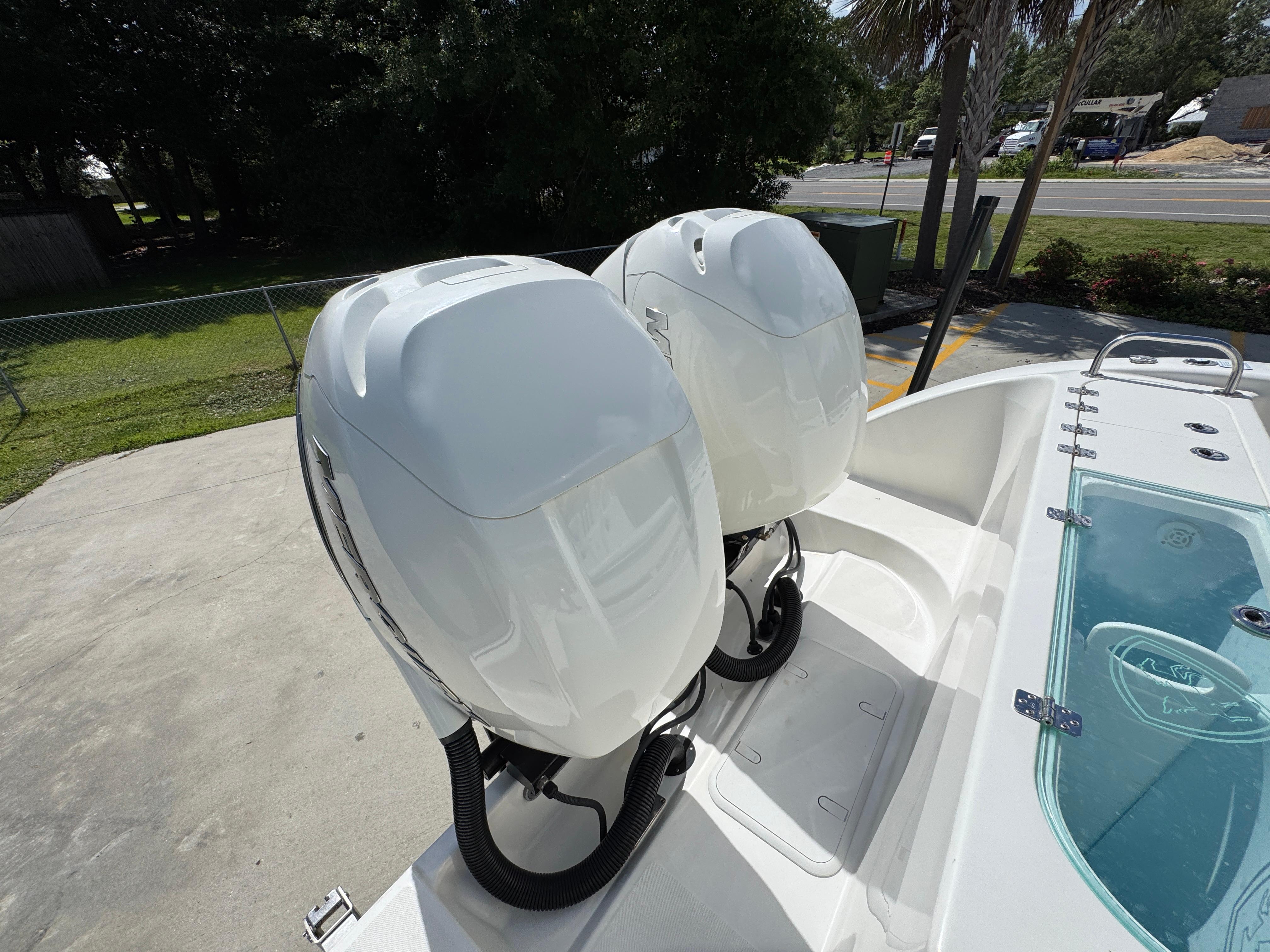 2021-century-2900-center-console-power-9841707-20250617082702347-1