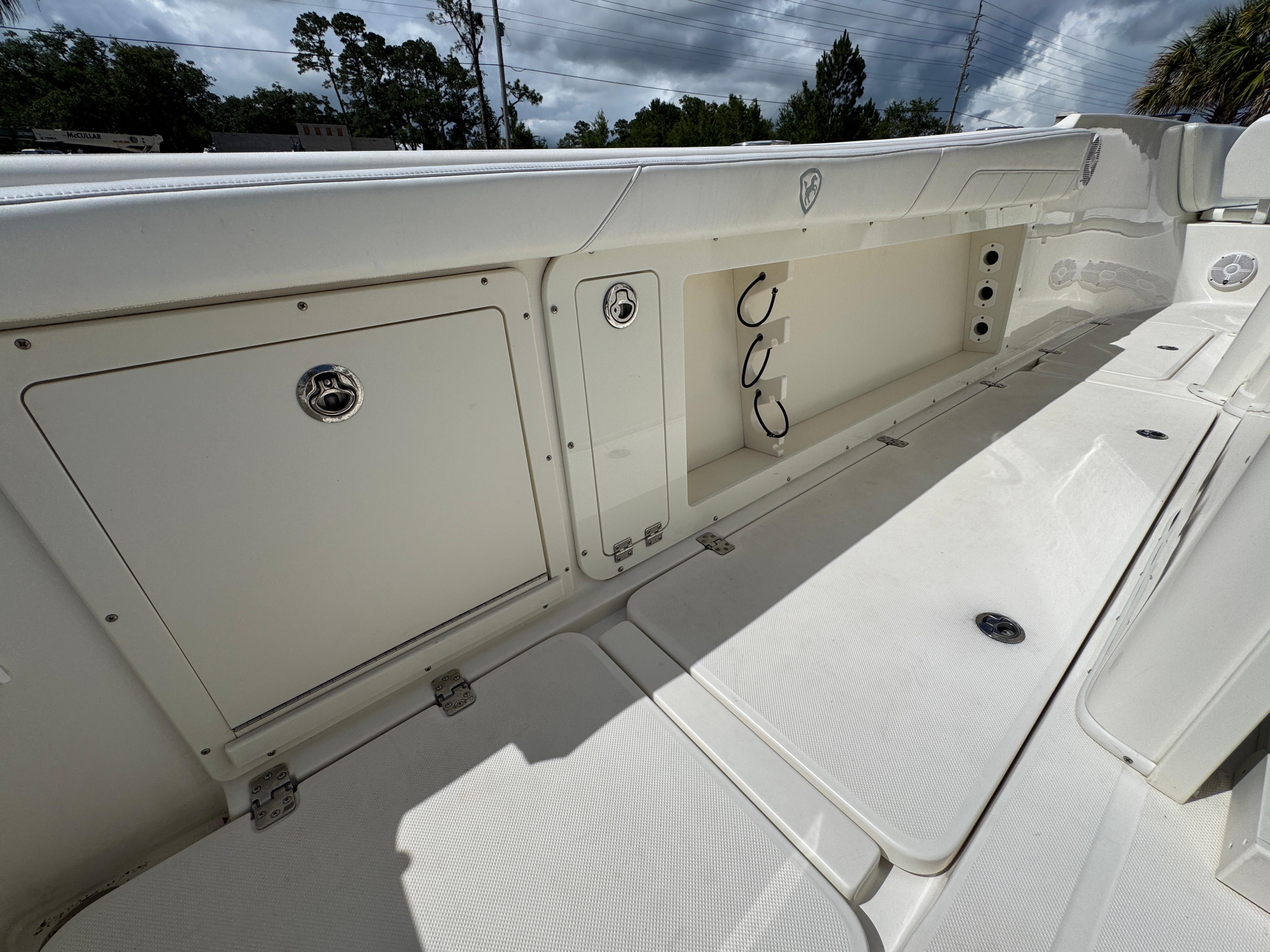 2021-century-2900-center-console-power-9841707-20250617082705295-1