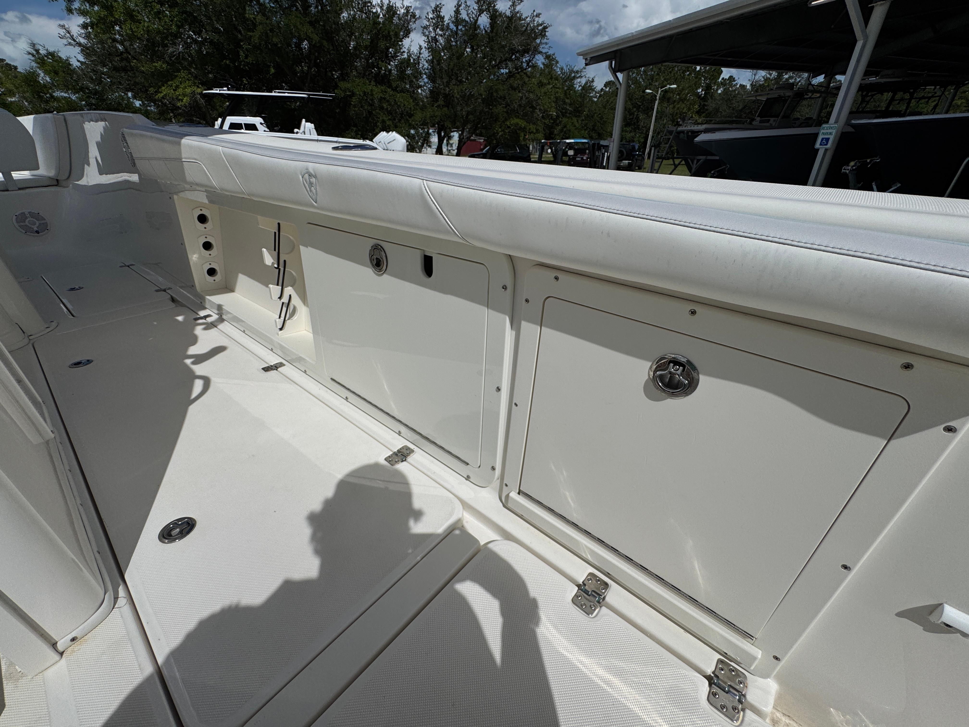 2021-century-2900-center-console-power-9841707-20250617082707327-1