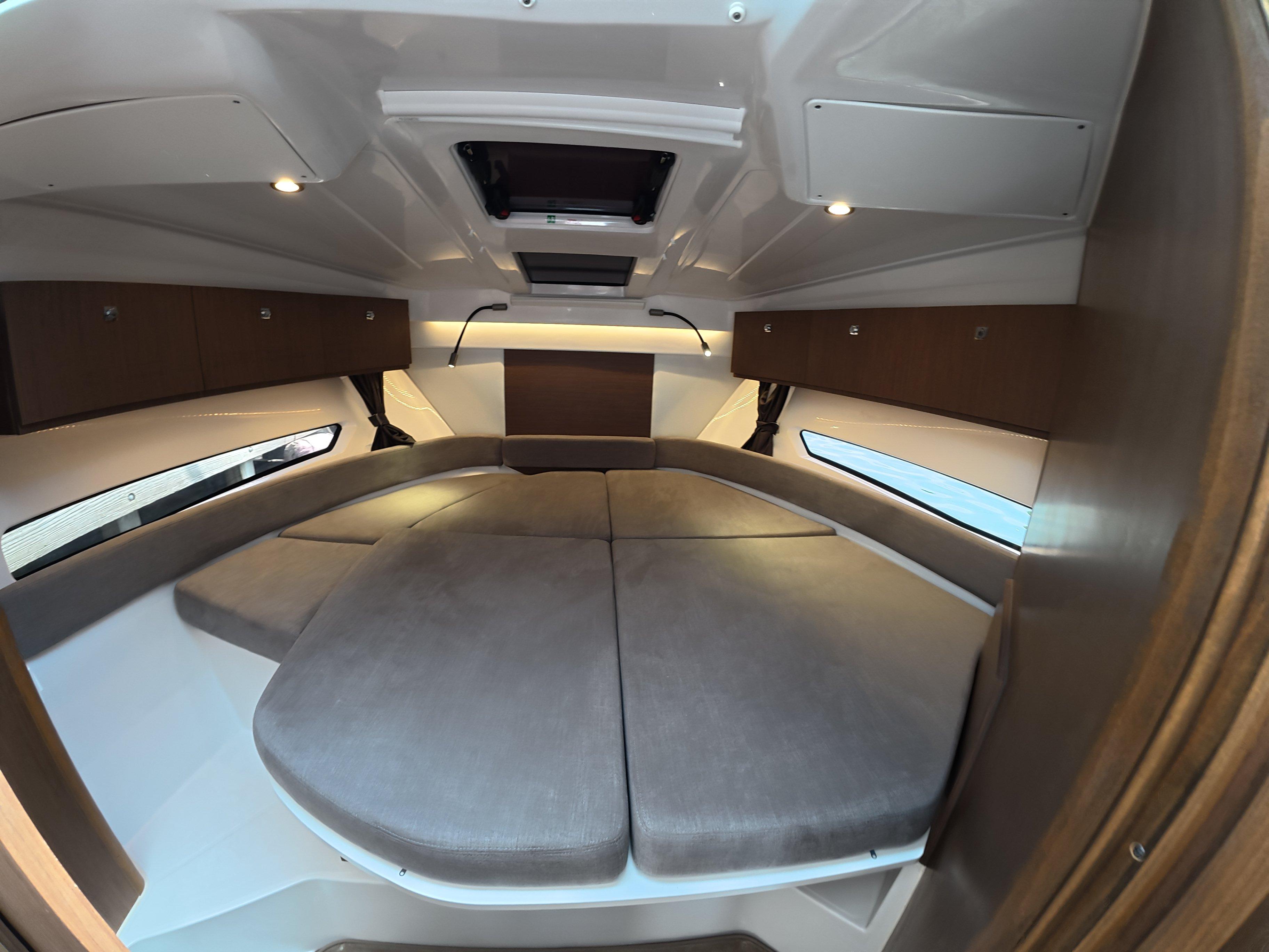 2023 Beneteau Antares 9-40