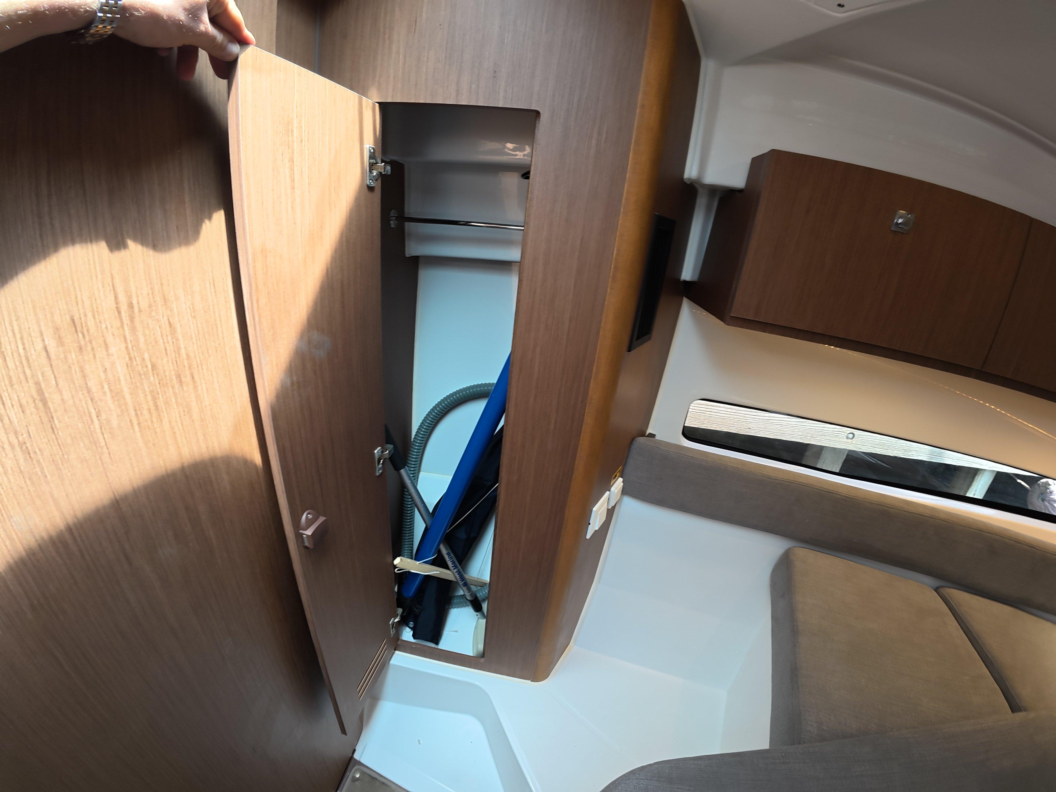 2023 Beneteau Antares 9-42