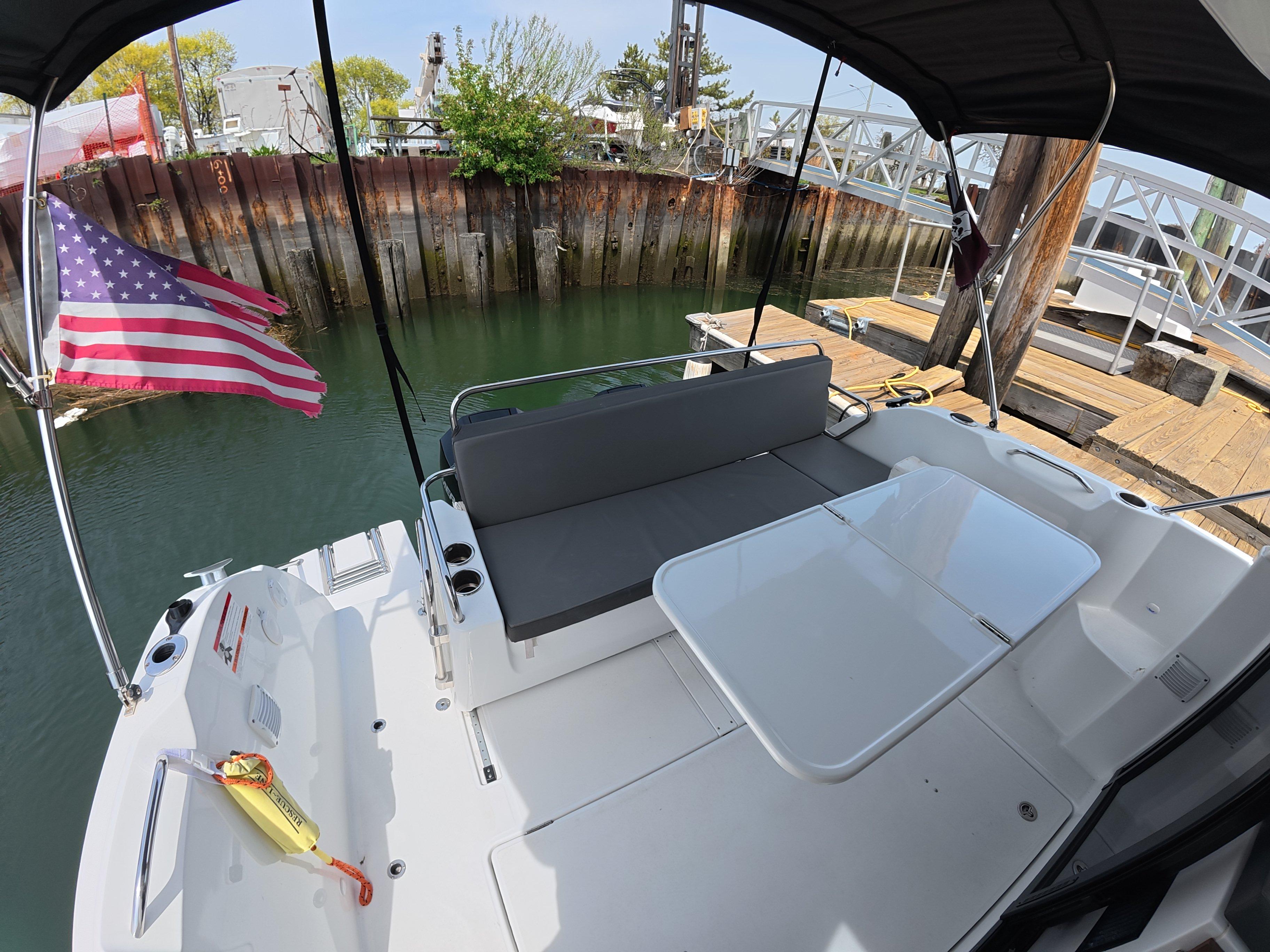 2023 Beneteau Antares 9-10