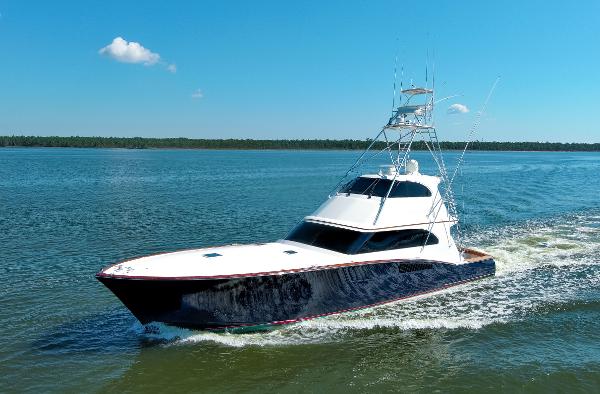 2005 Whiticar 76 Enclosed Bridge