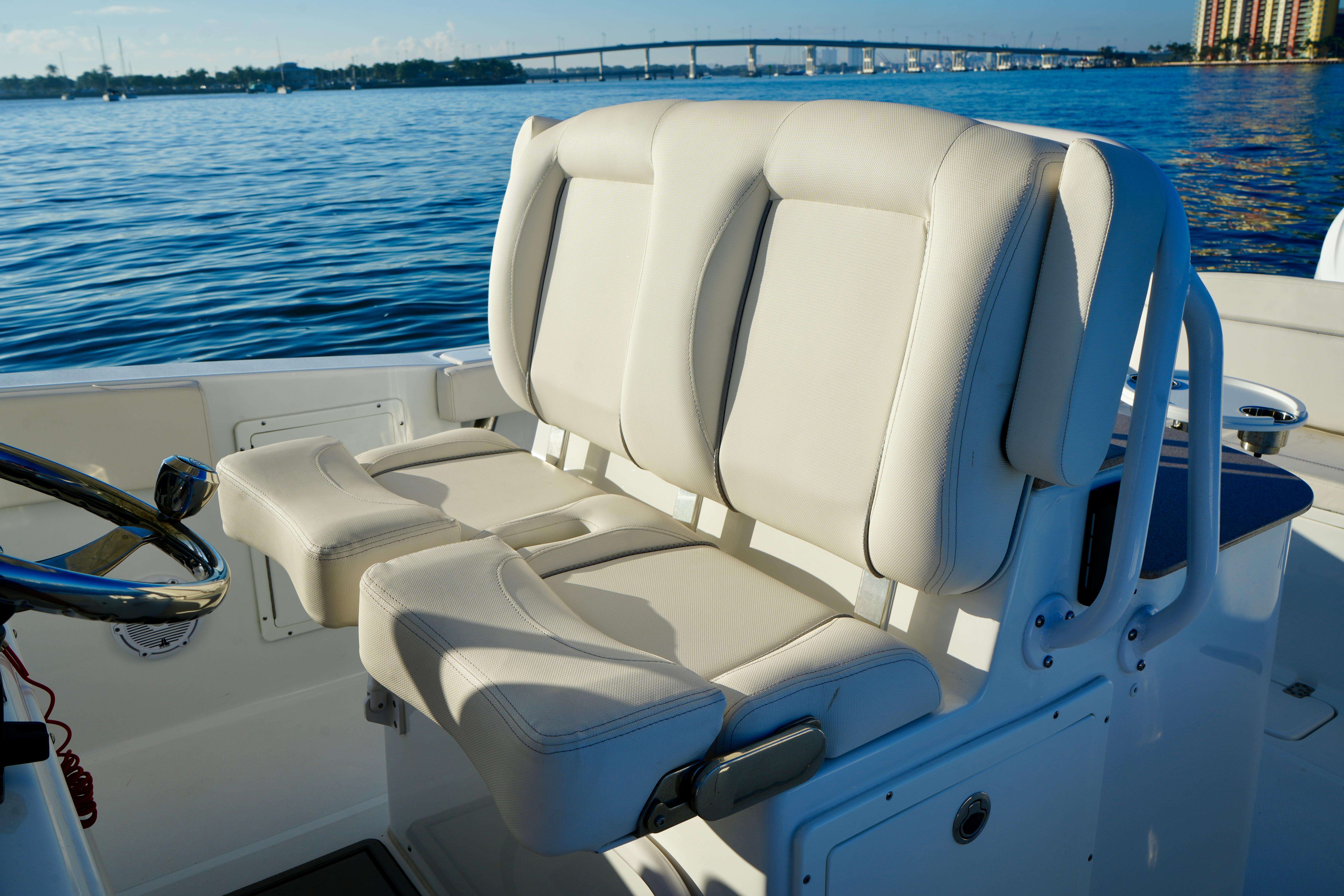 2024-sea-hunt-305-ultra-power-9681708-20250212130803825-1_XLARGE