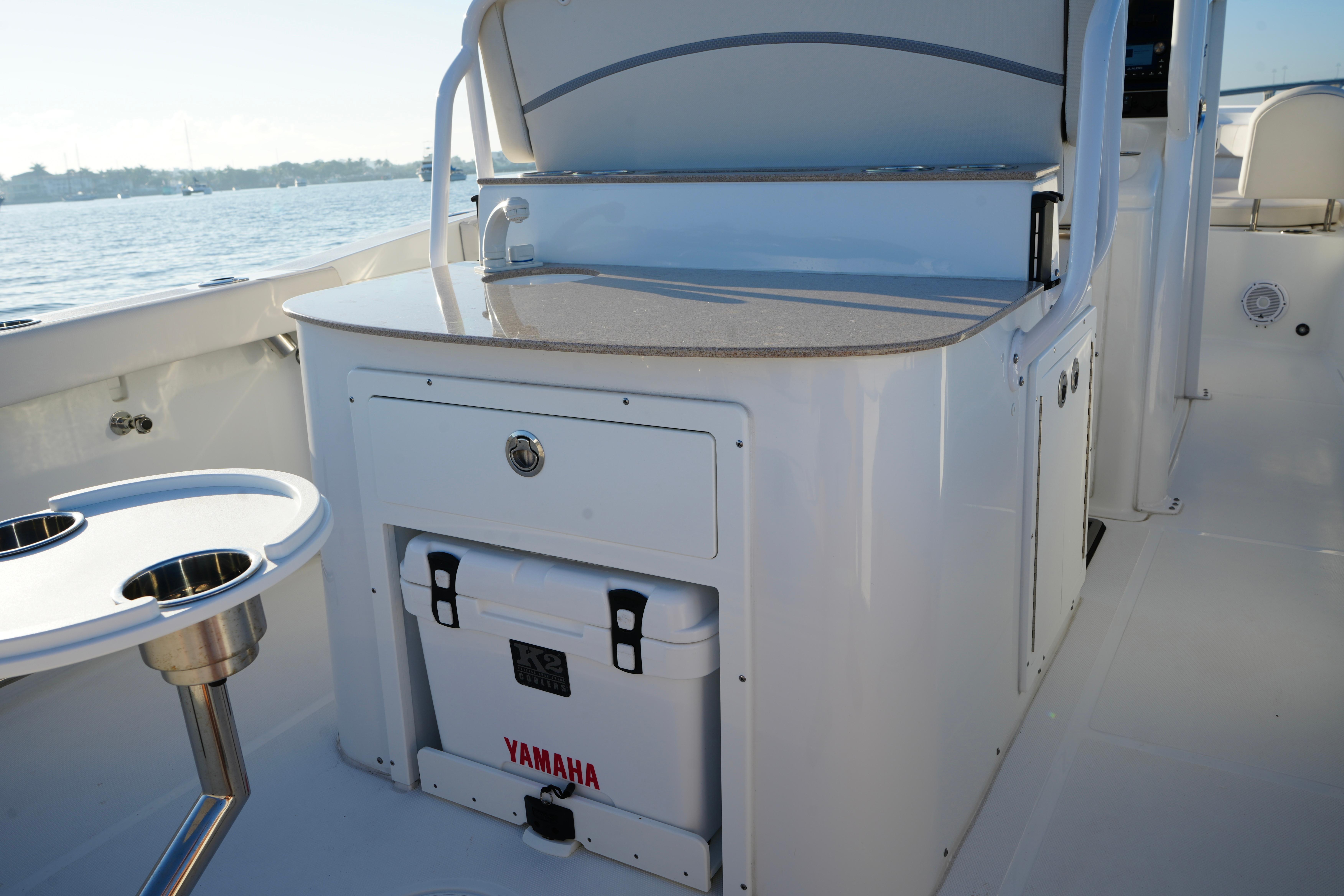 2024-sea-hunt-305-ultra-power-9681708-20250212130817540-1_XLARGE