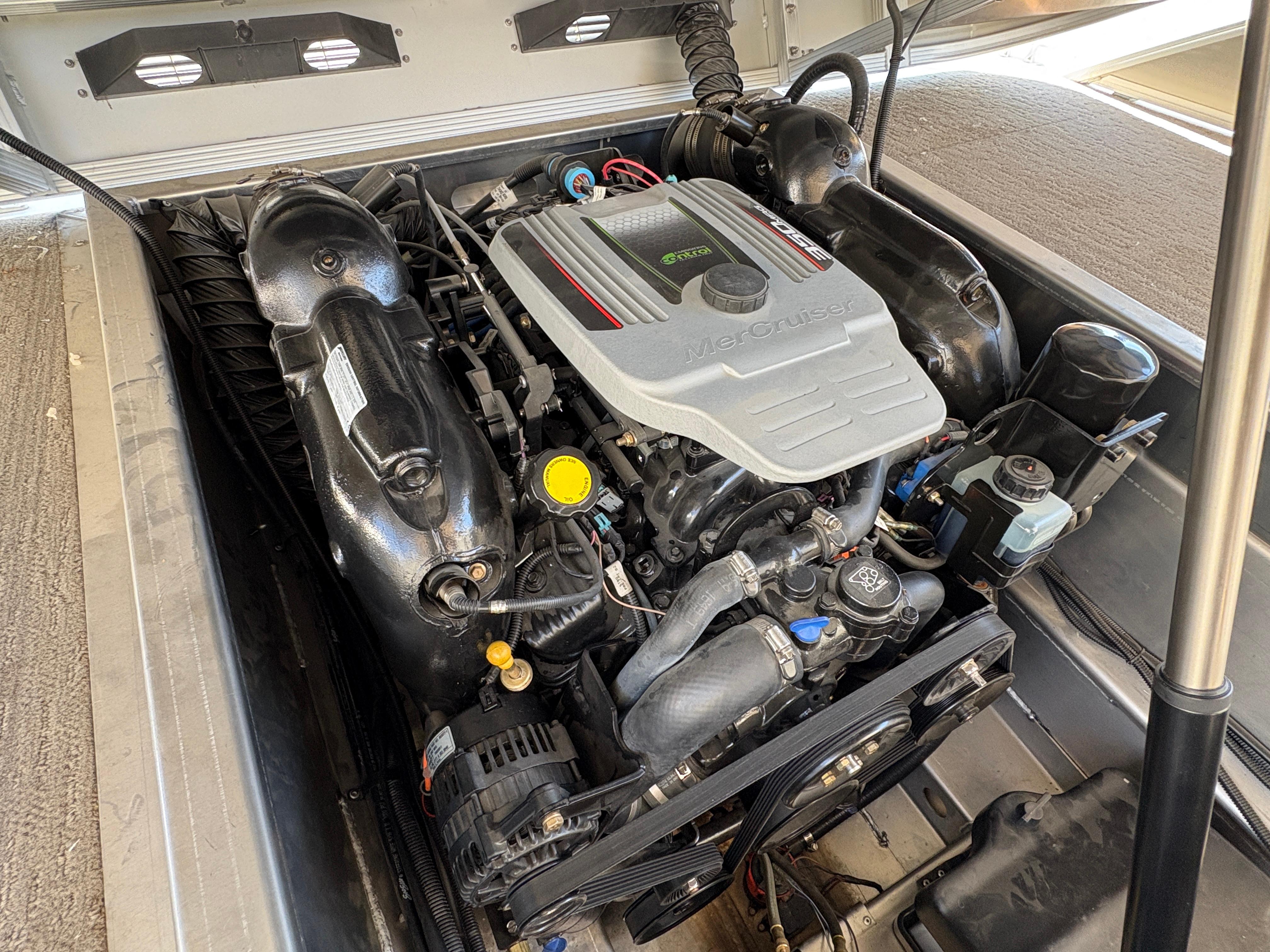 2013 Bennington 2575 RCW IO #TBRW7190 inventory image at Sun Country Marine Group, Lake Havasu City, AZ 2013 Bennington 2575 RCW IO #TBRW7190 inventory image at Sun Country Marine Group, Lake Havasu City, AZ