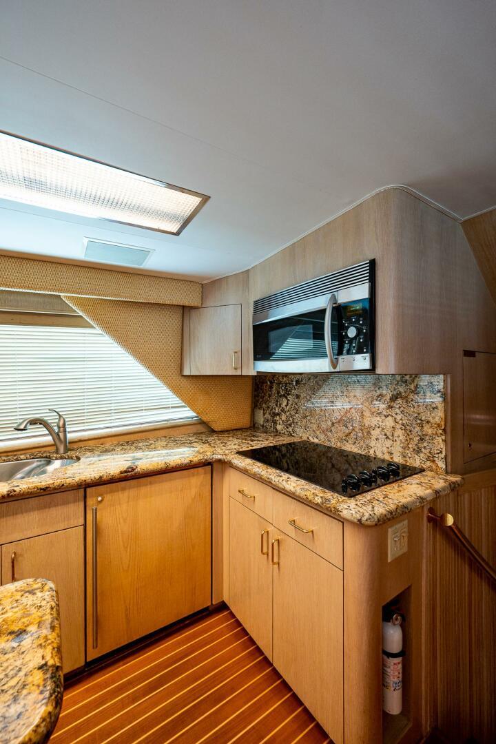 1997 Hatteras 65 Convertible - Image 26